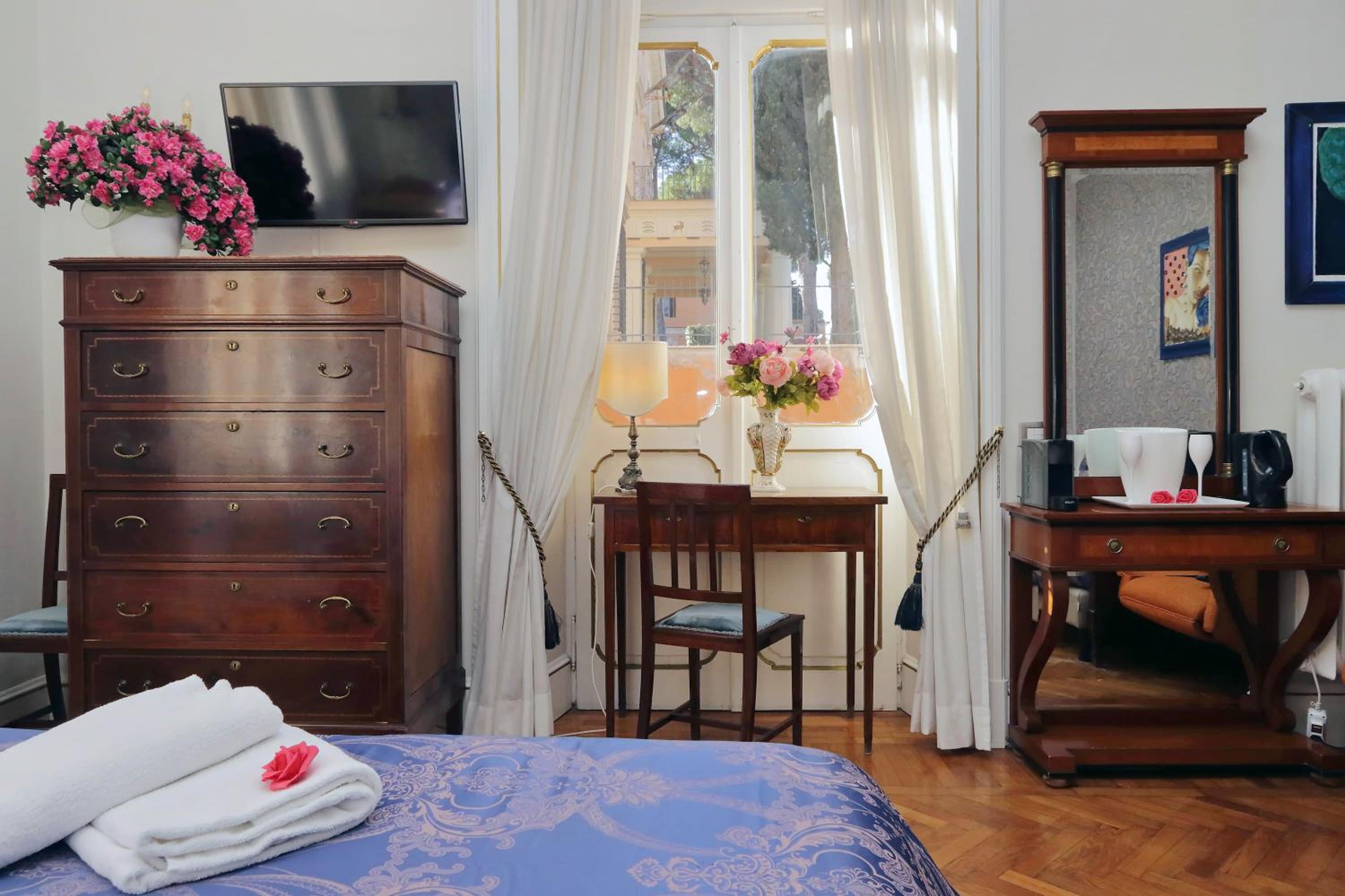 Luxury Triple Room photo 2