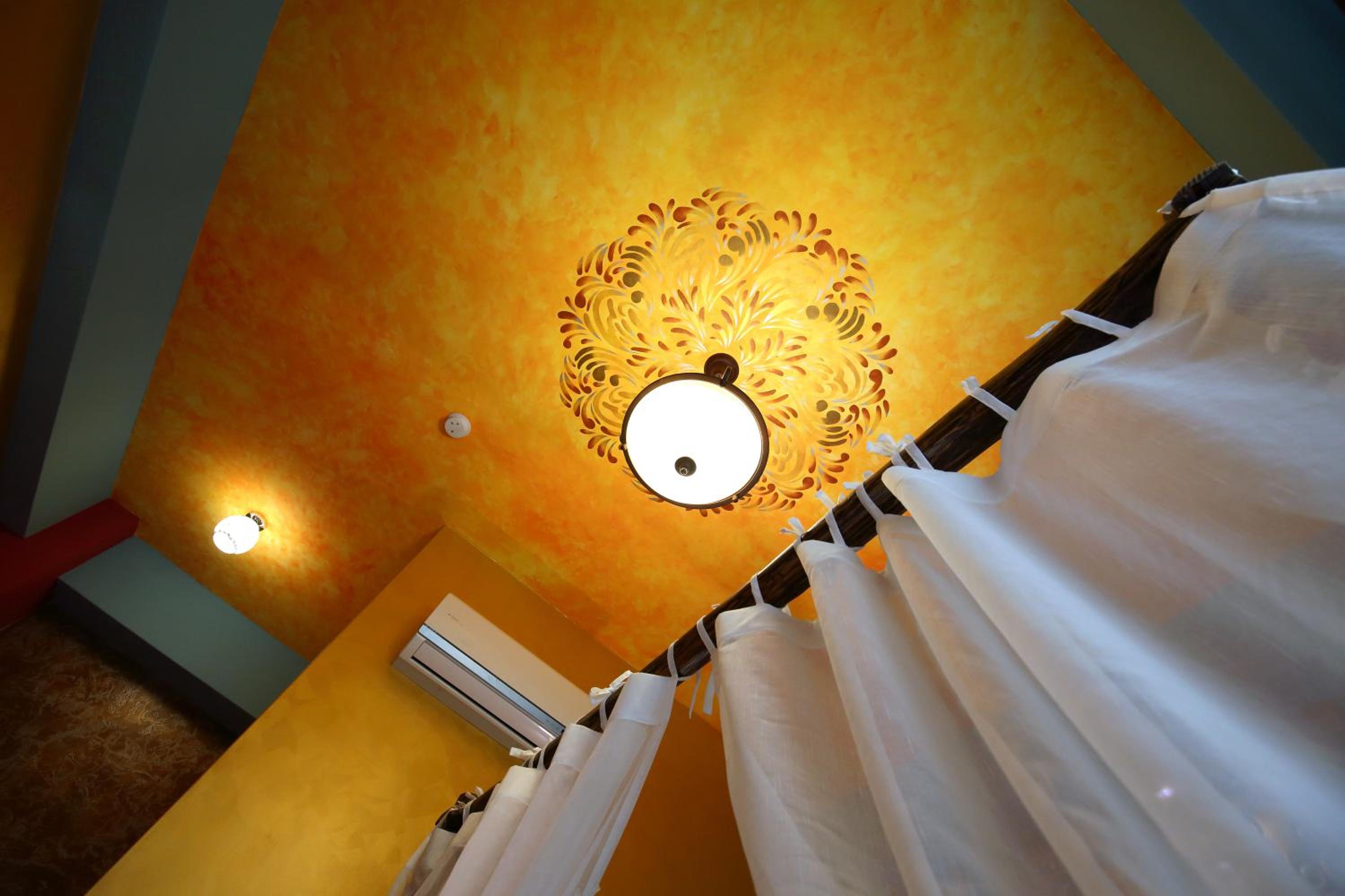 Double Room - Photo 17