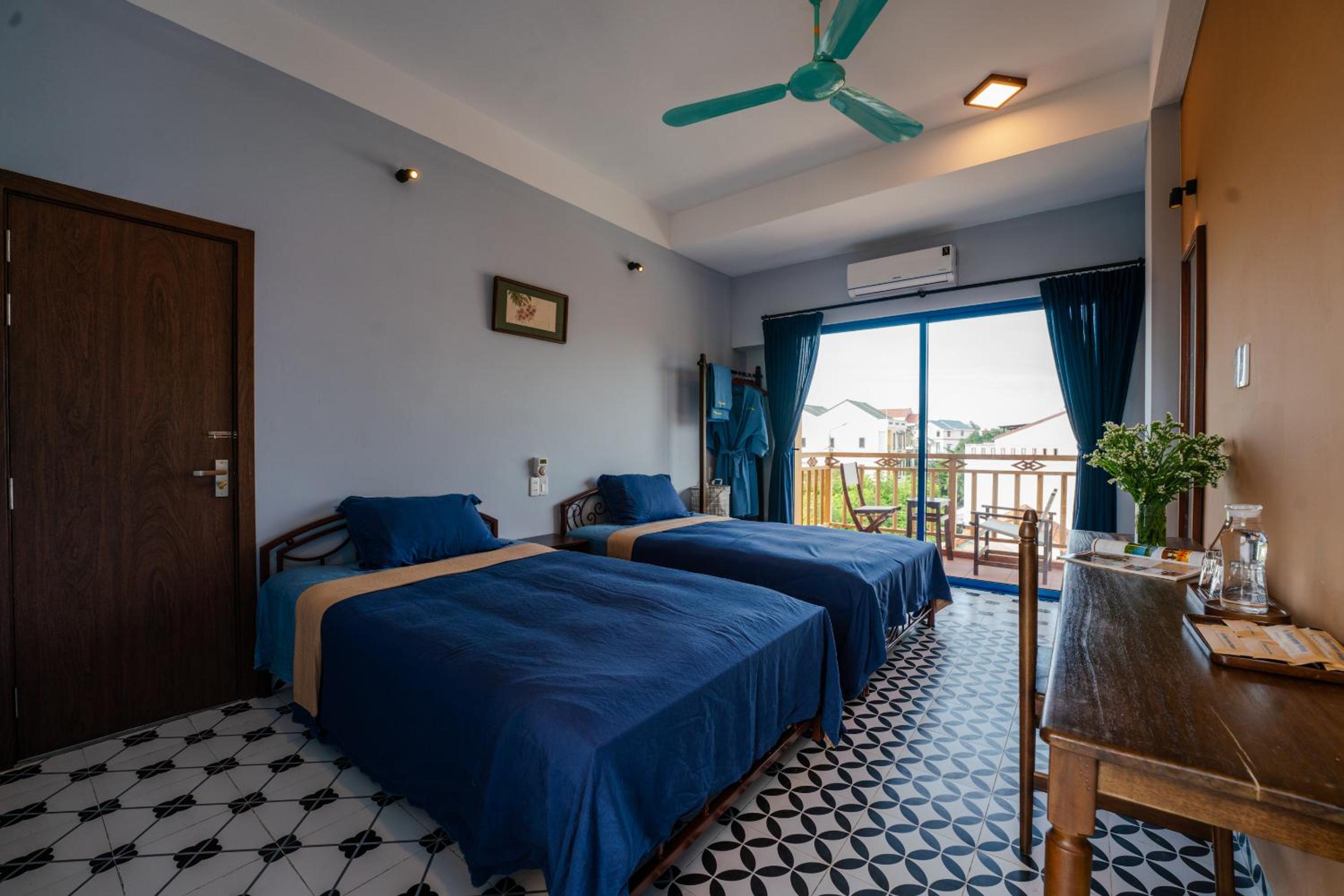 Twin Room with Balcony