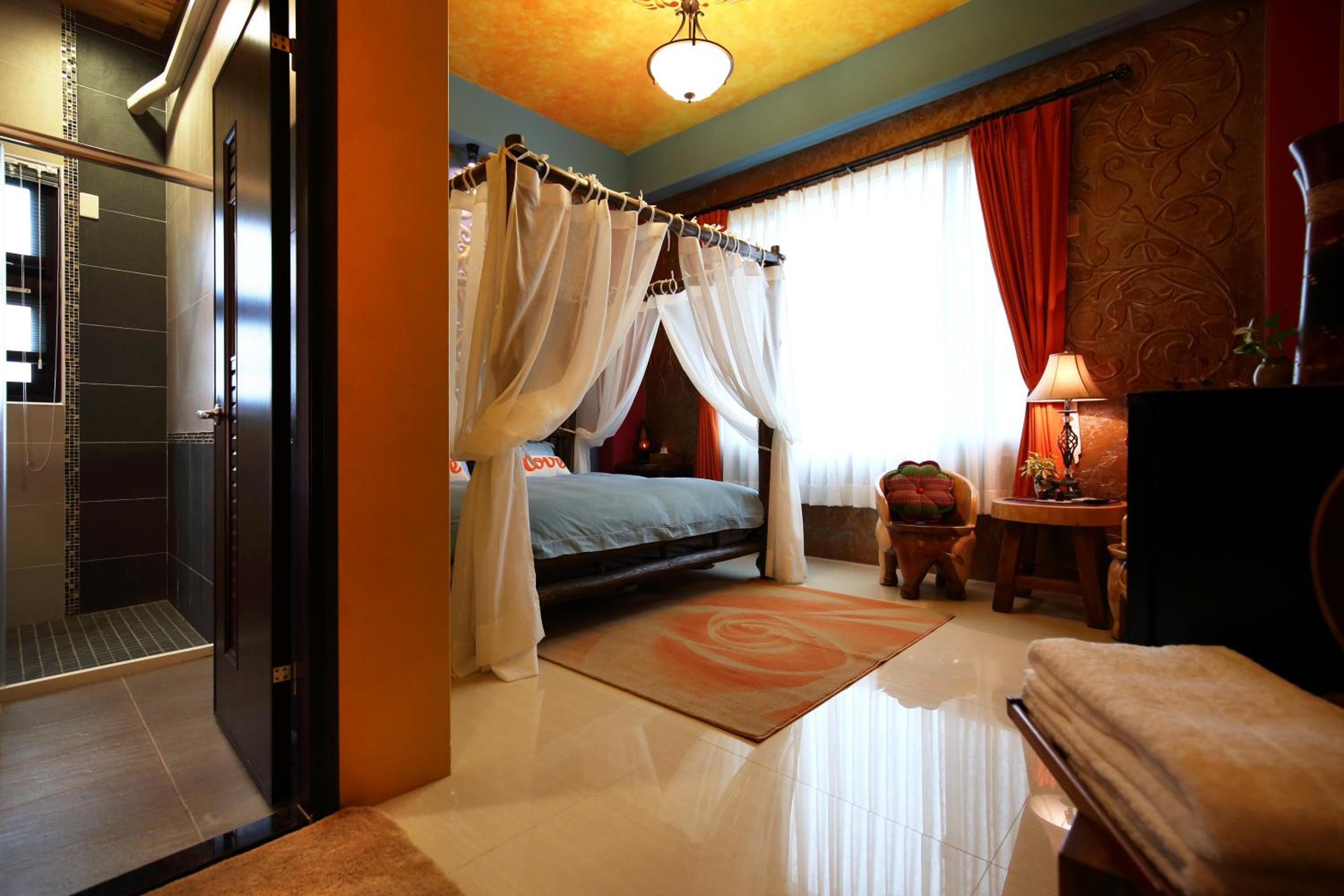 Double Room - Photo 14