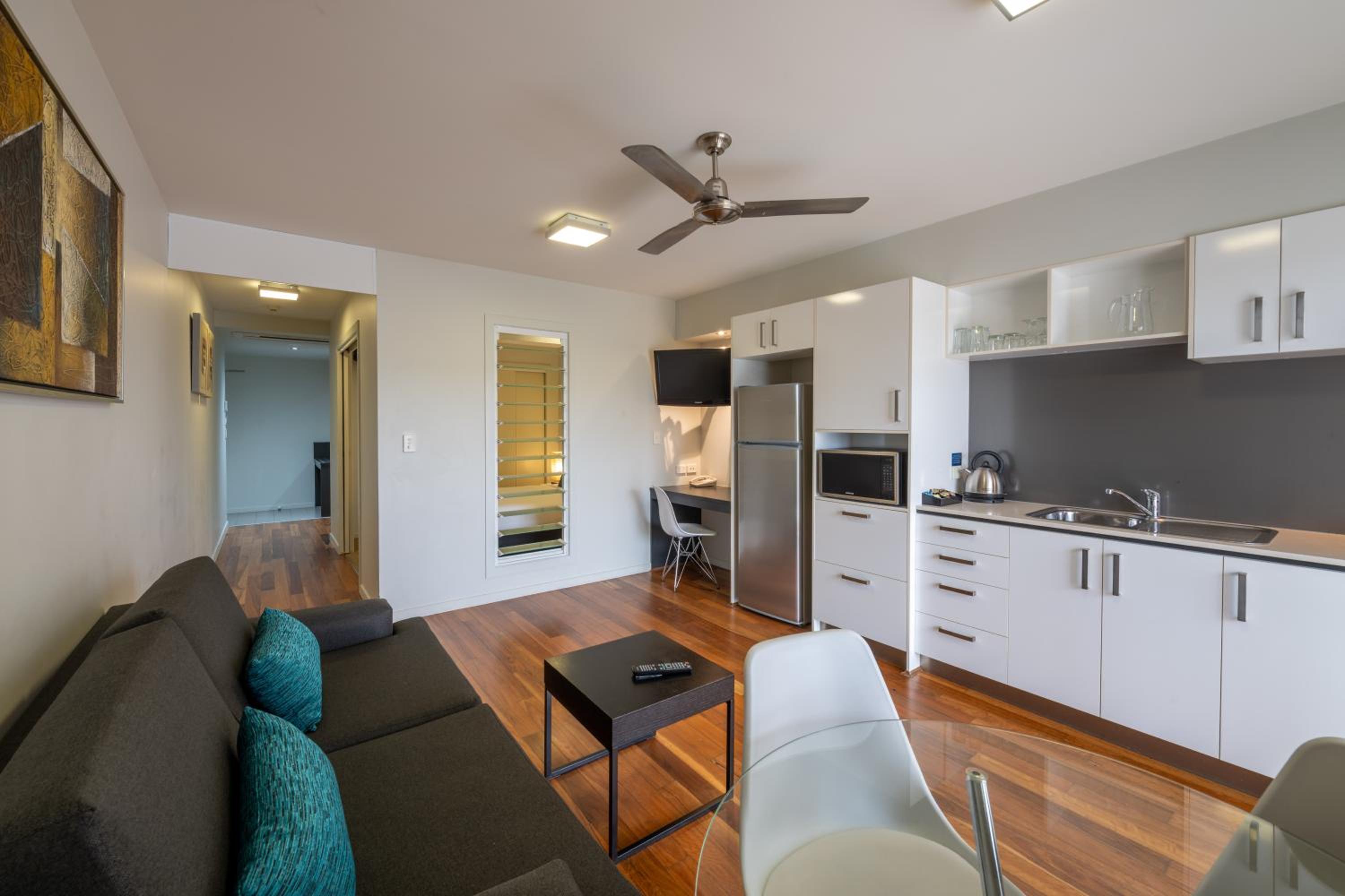 One-Bedroom Apartment - Queen - Photo 15