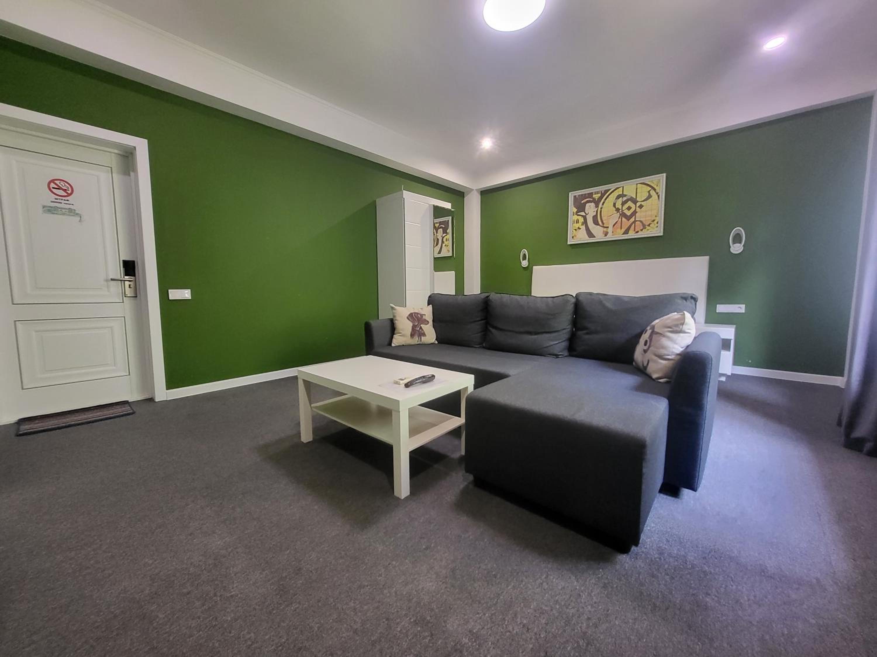 Family Room with Bathroom photo 1