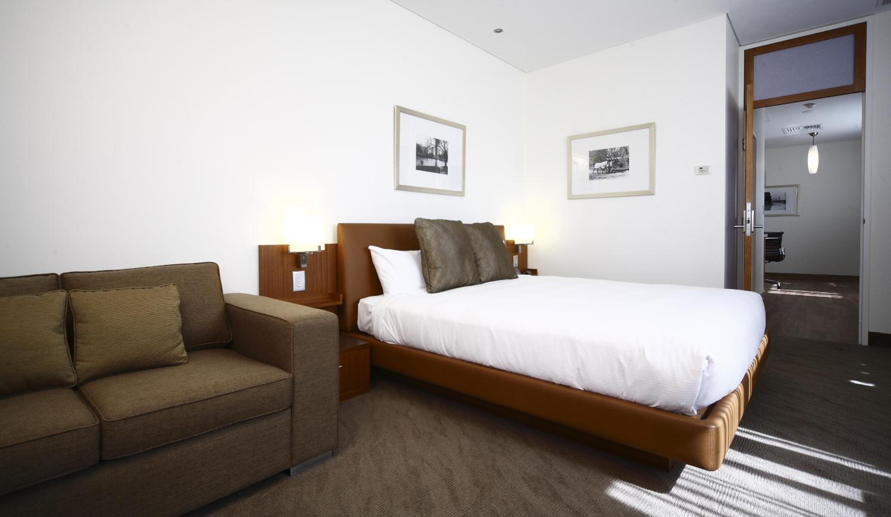 One-Bedroom Apartment - Photo 6