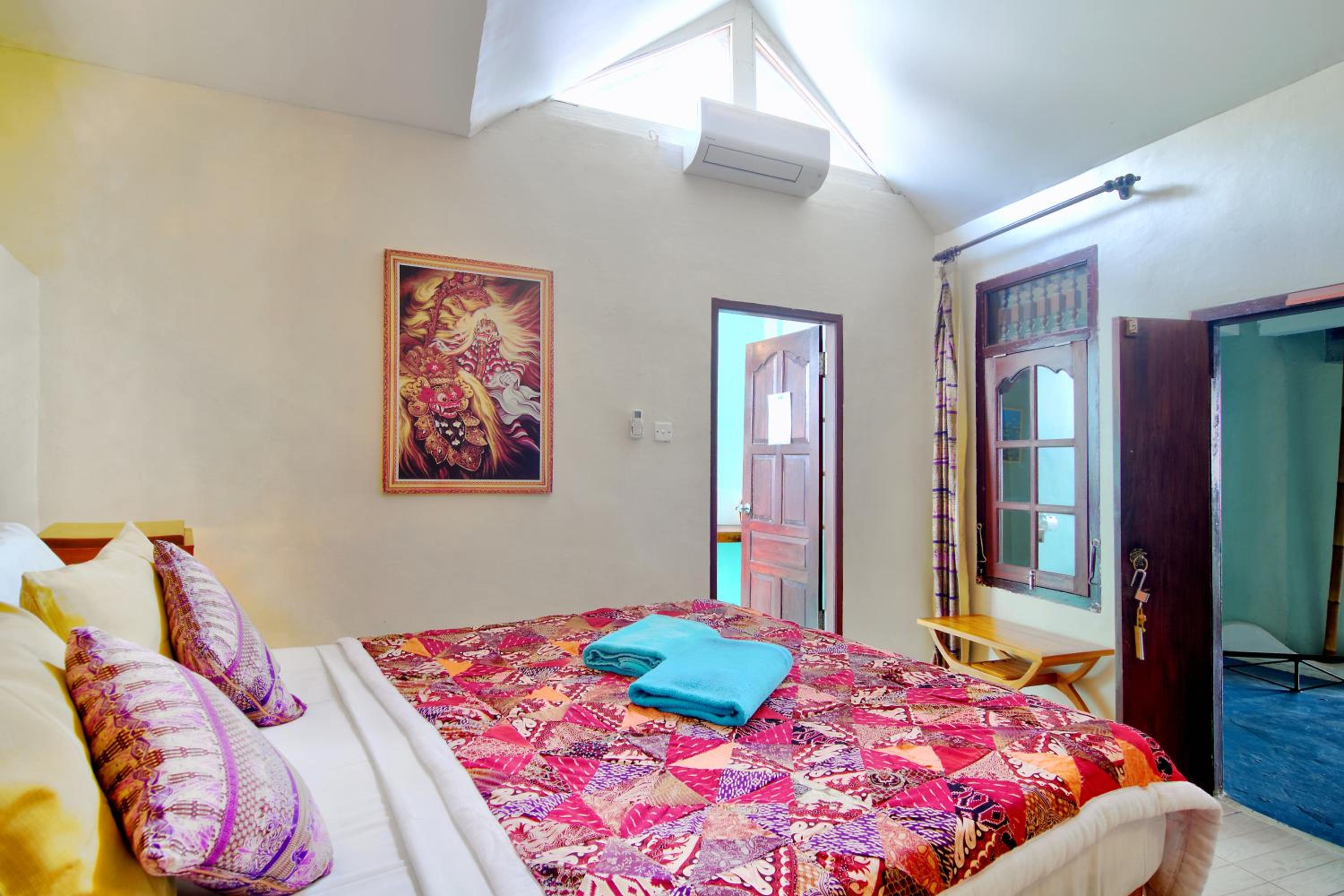 Double Room with Private Bathroom - Photo 2