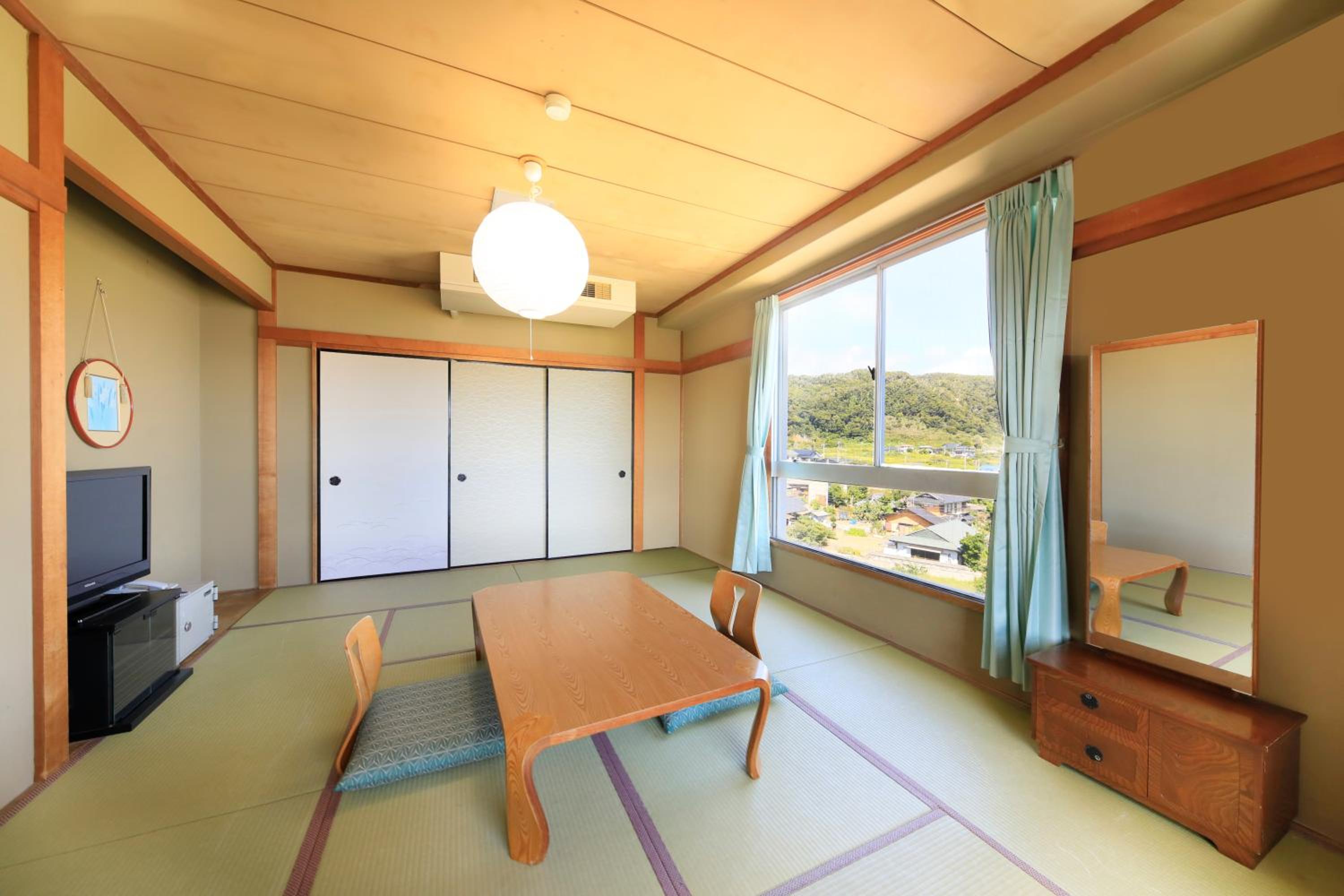 Superior Japanese-Style Room with Front Sea View