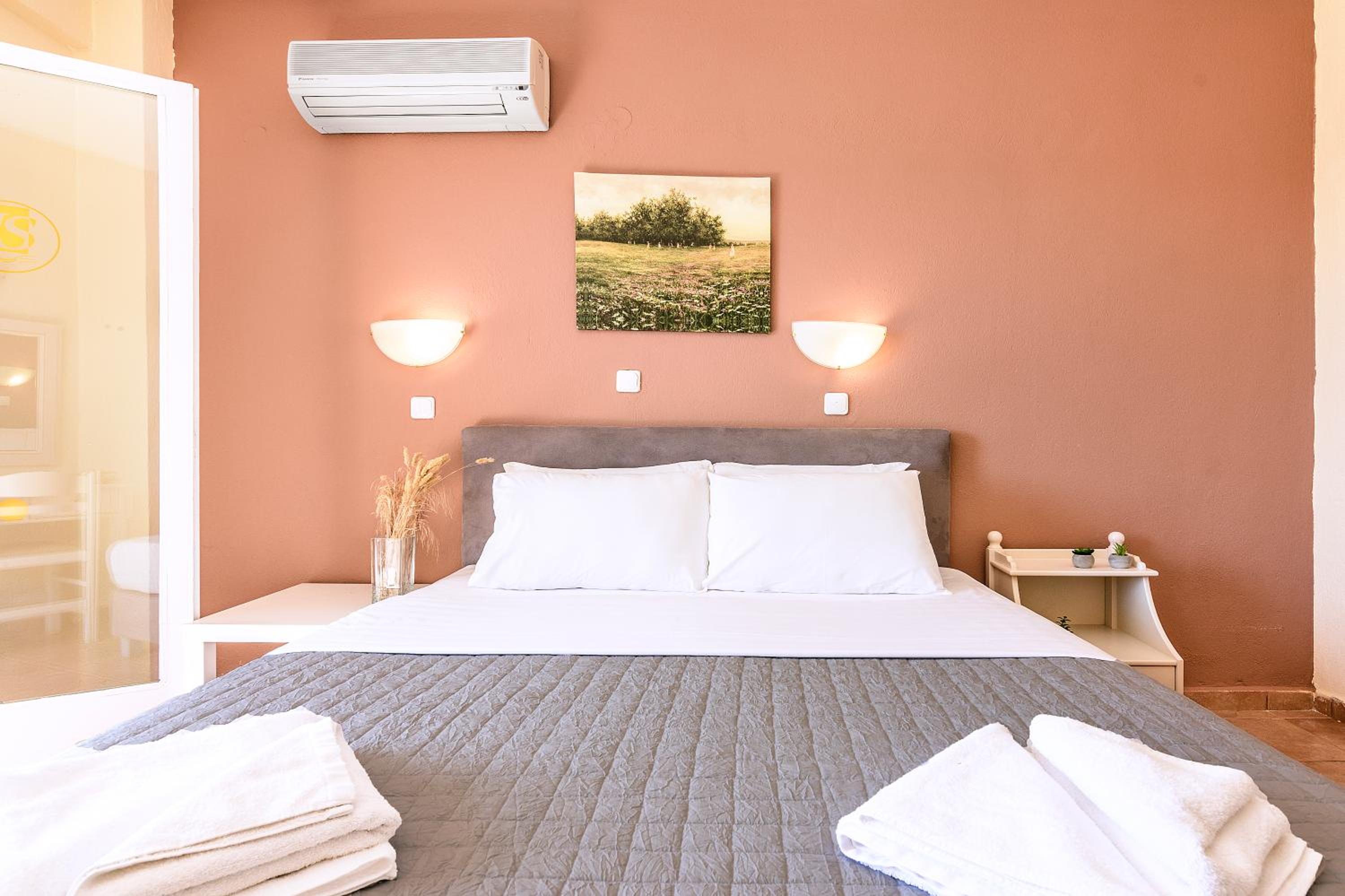 Double Room with Garden View - Photo 1