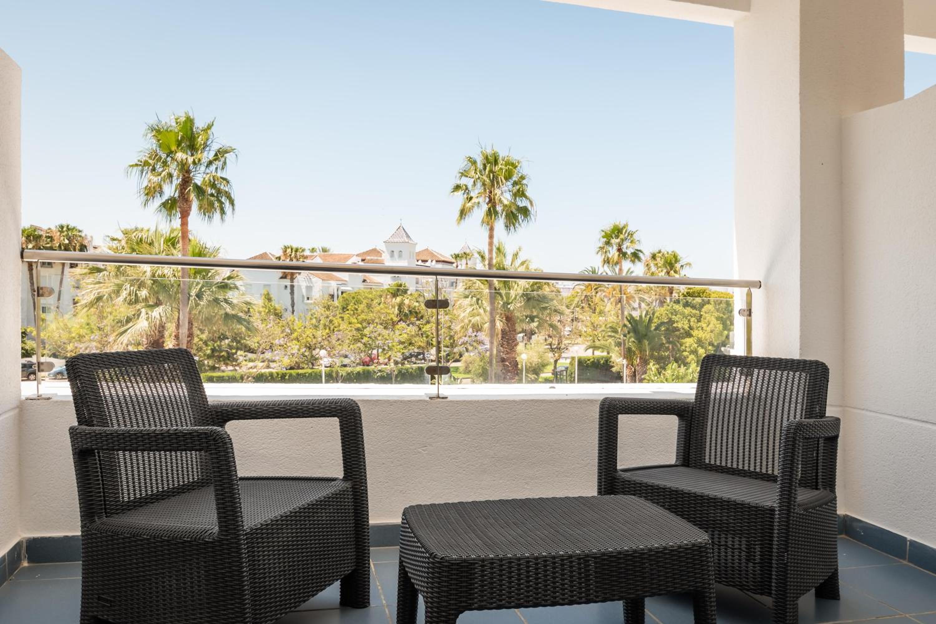 Triple Room with Pool View (2 Adults + 1 Child) photo 3