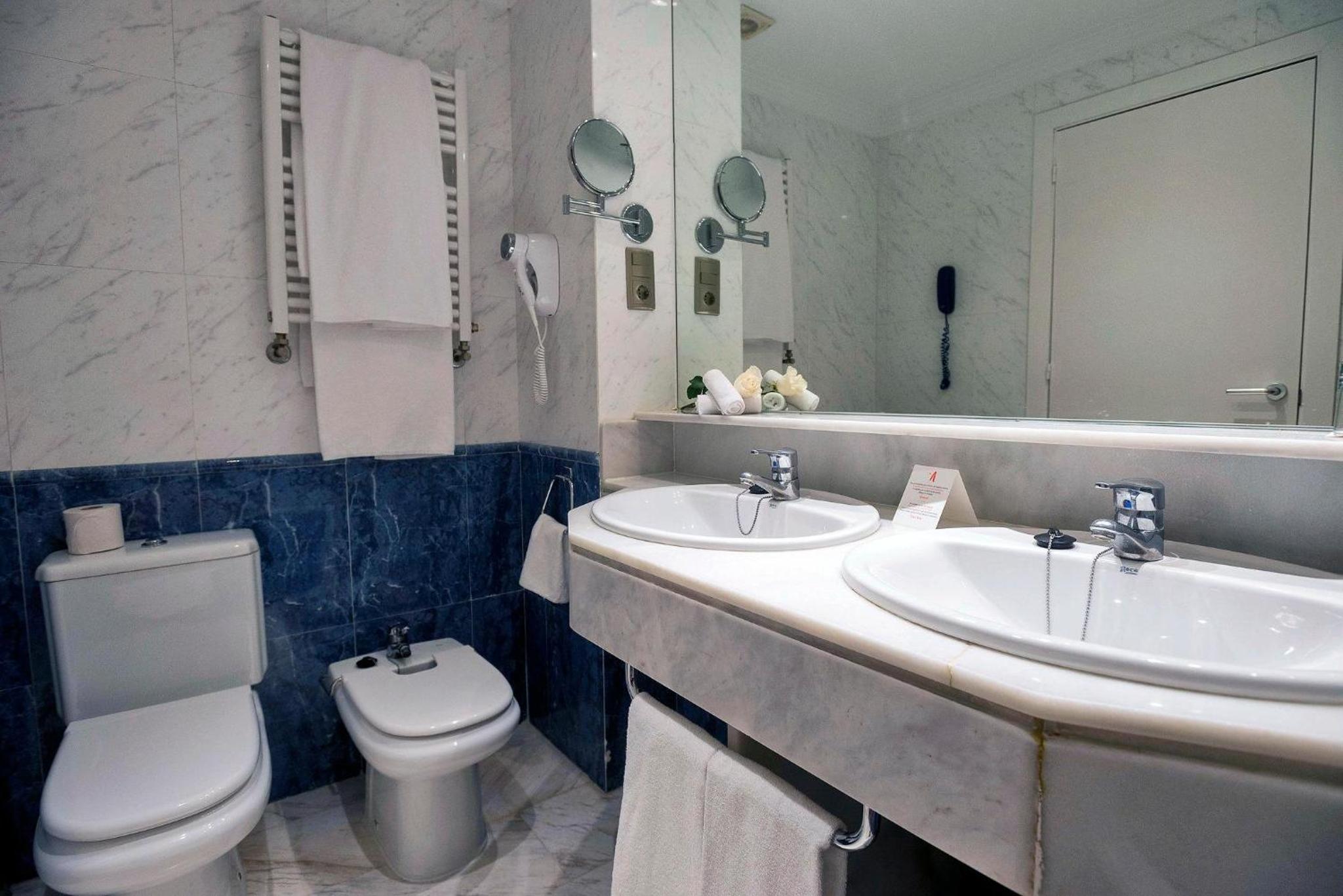 Triple Room with Pool View (3 Adults) photo 3