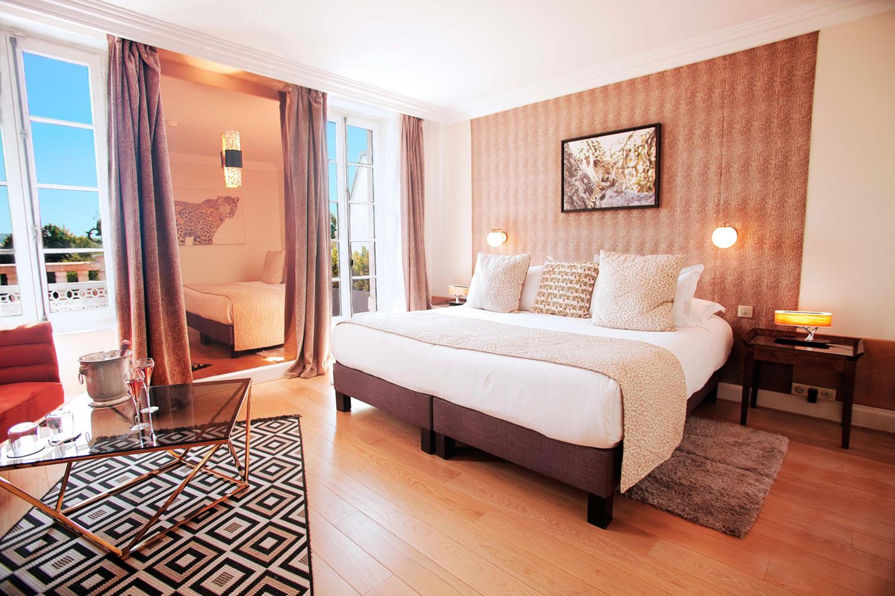 Chambre Double ou Lits Jumeaux Supérieure***** photo