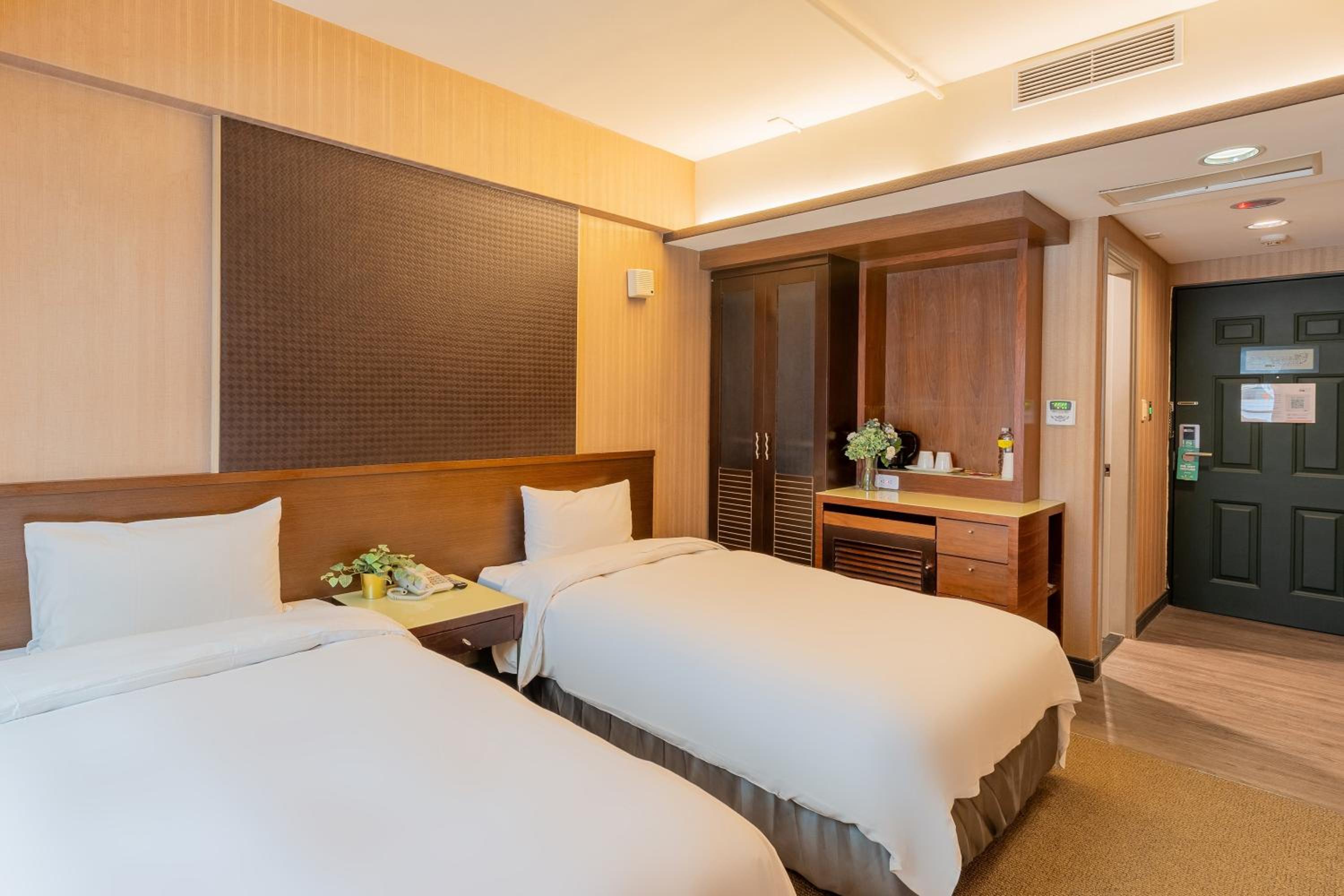 Double Or Twin Room (Check-In After 20:00)