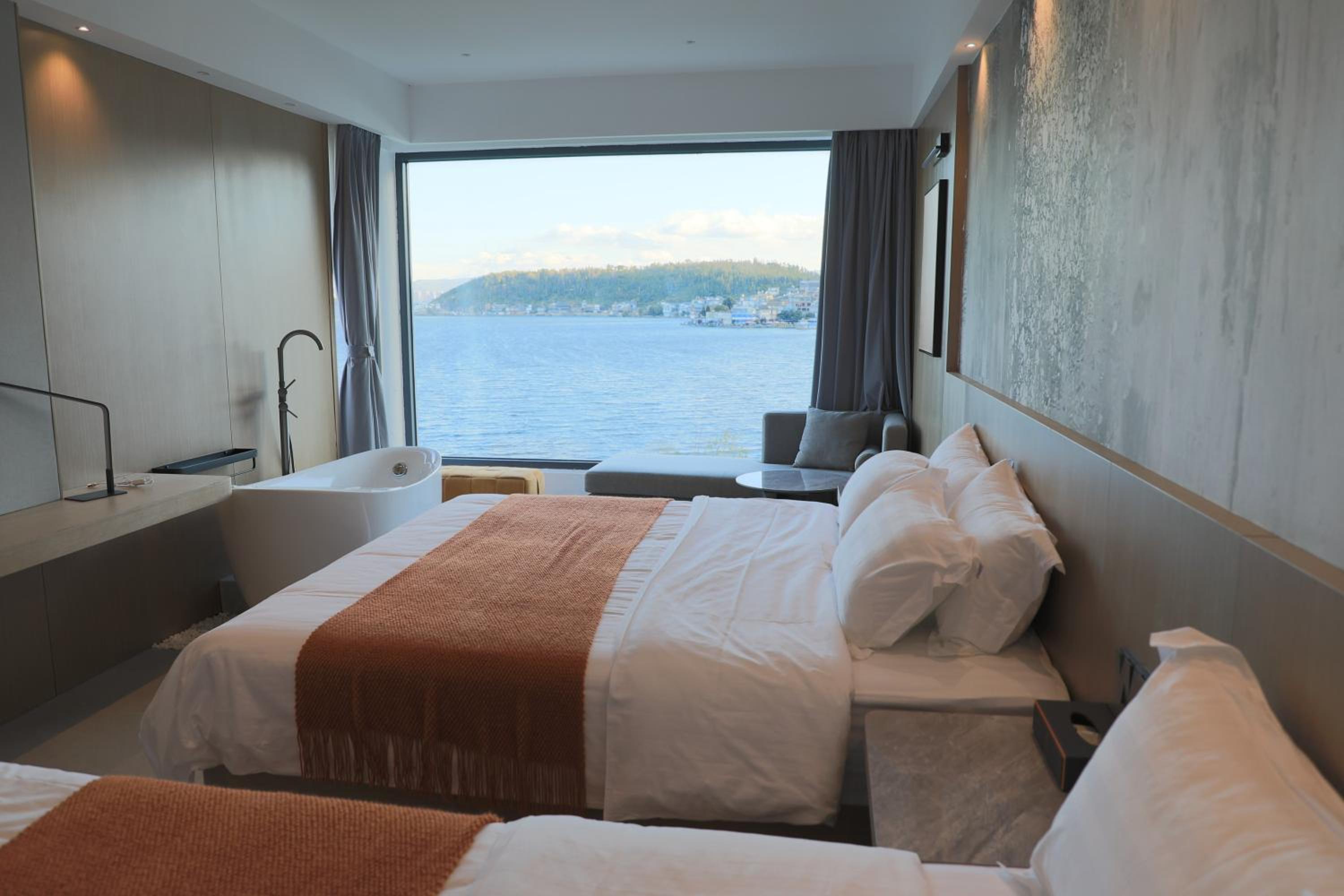 Family Room with Sea View photo 1
