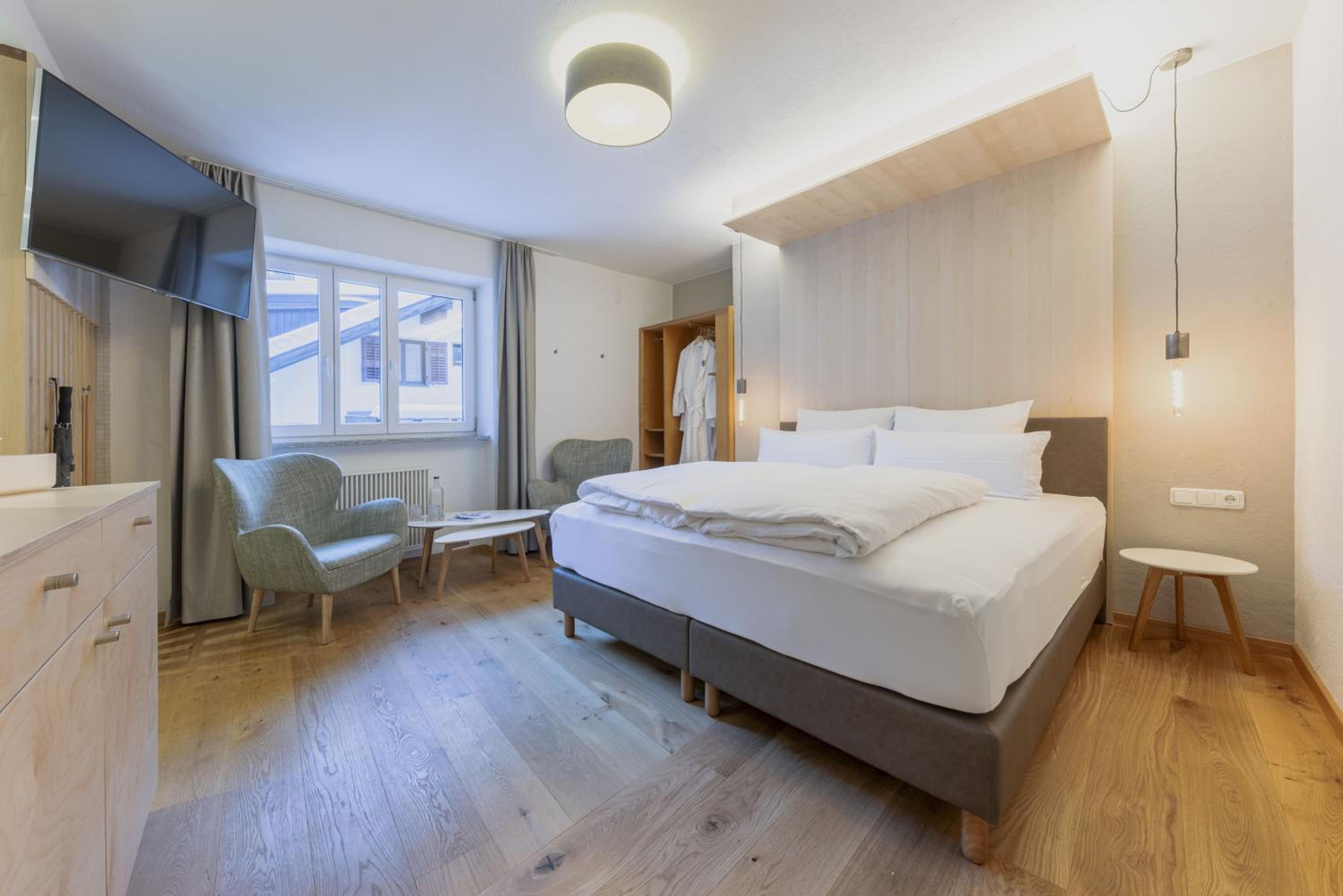 Deluxe Double Room with Shower