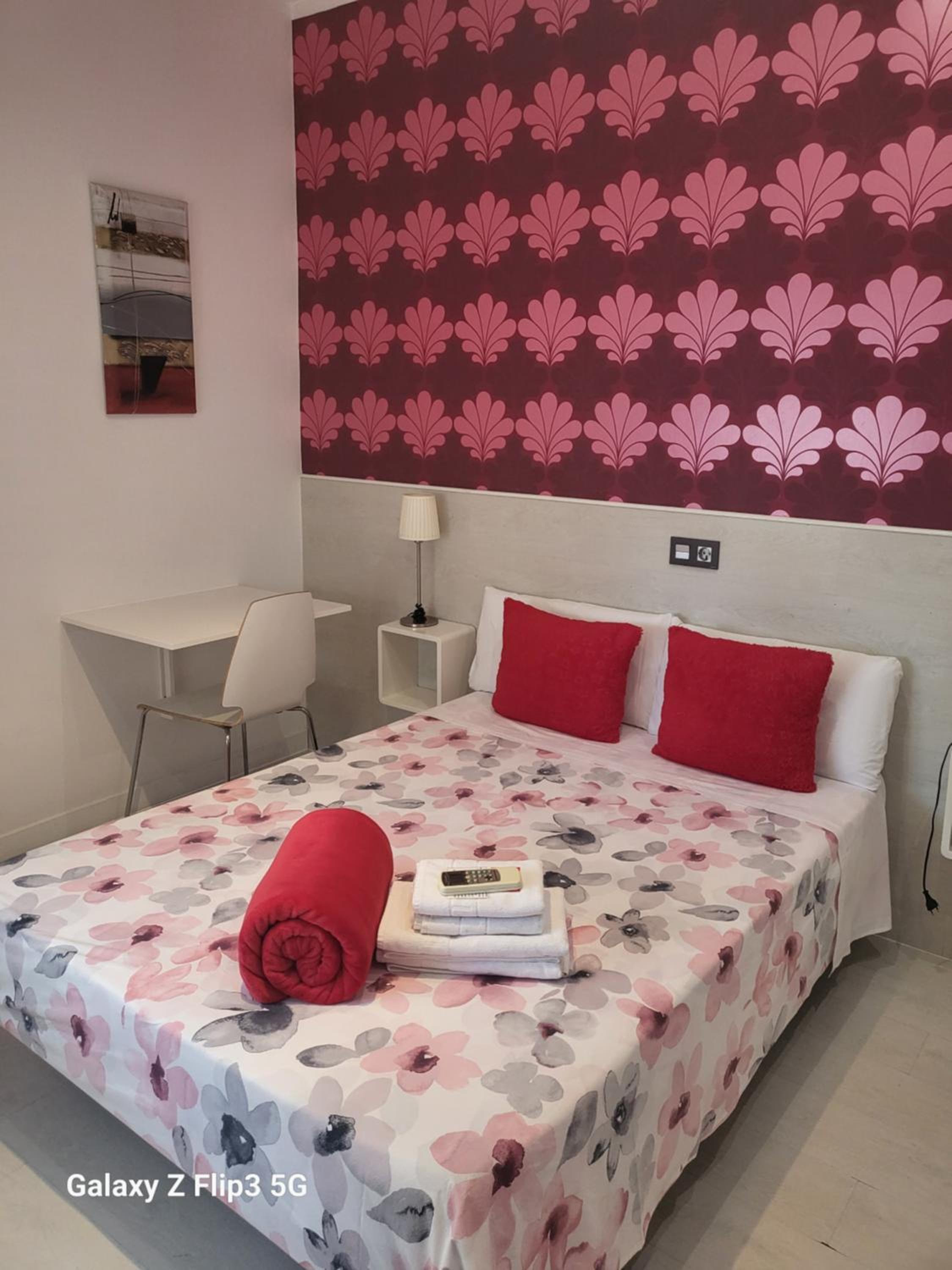 Double Room - Photo 18