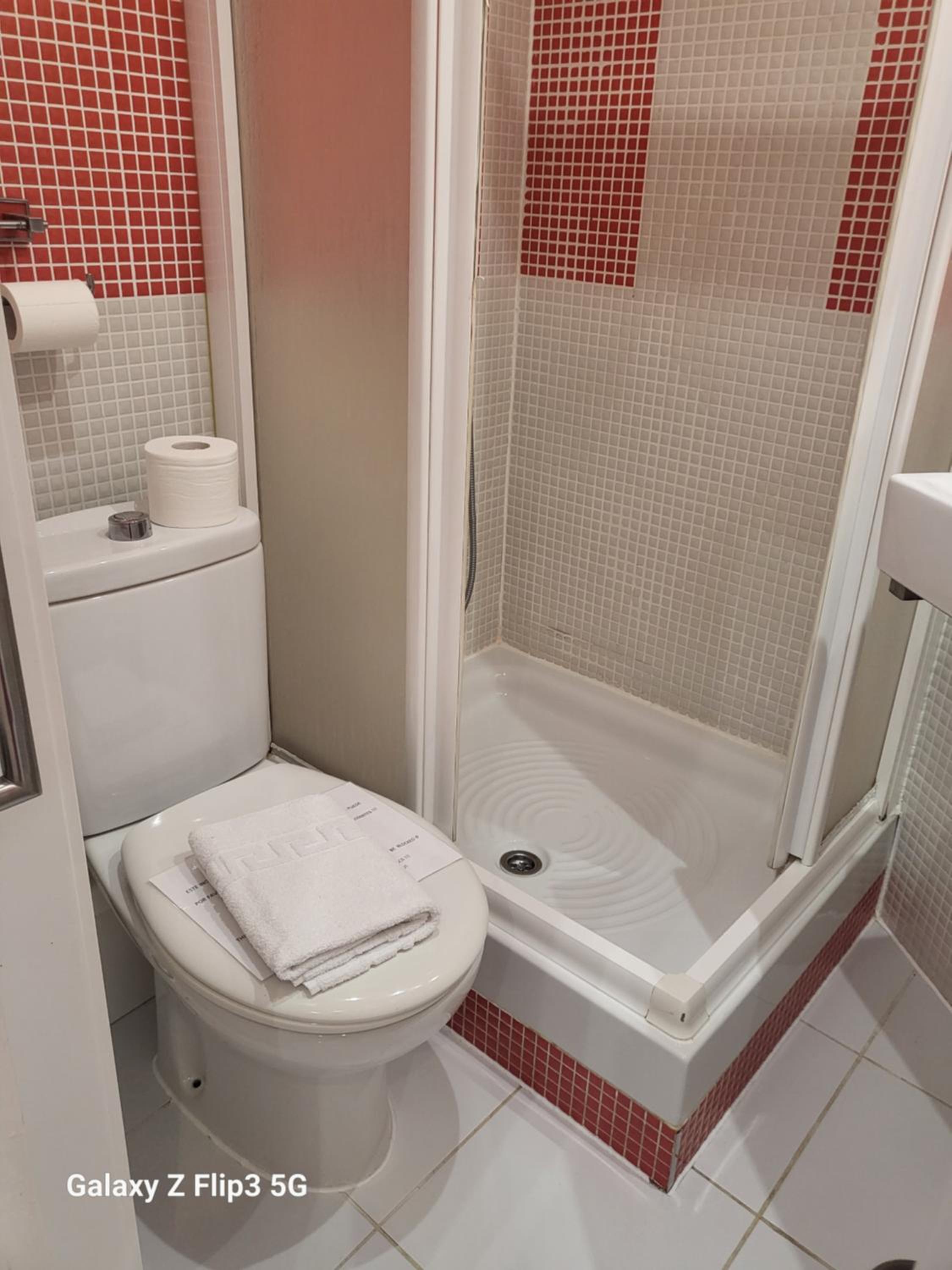 Double Room - Photo 14