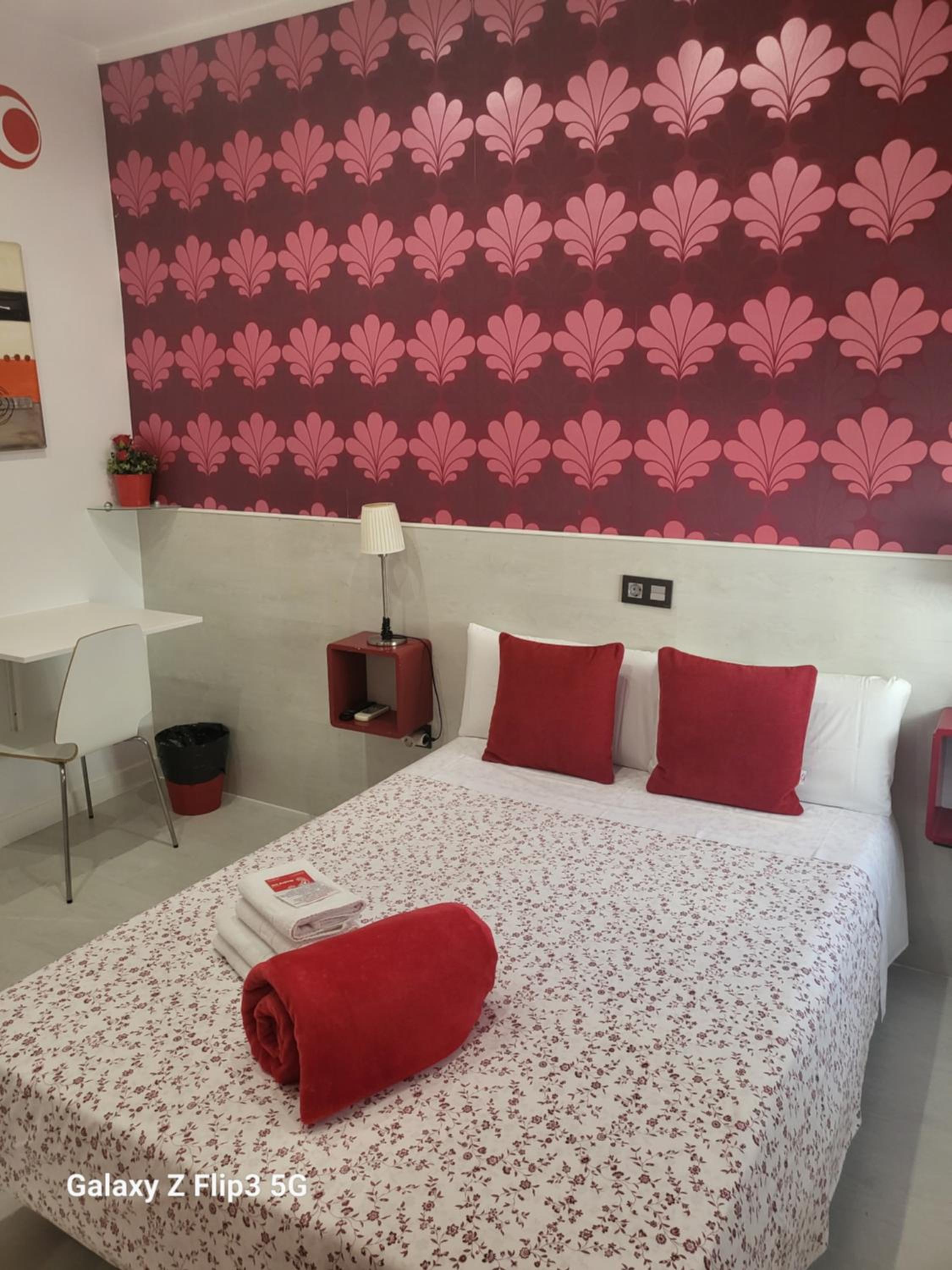 Double Room - Photo 33