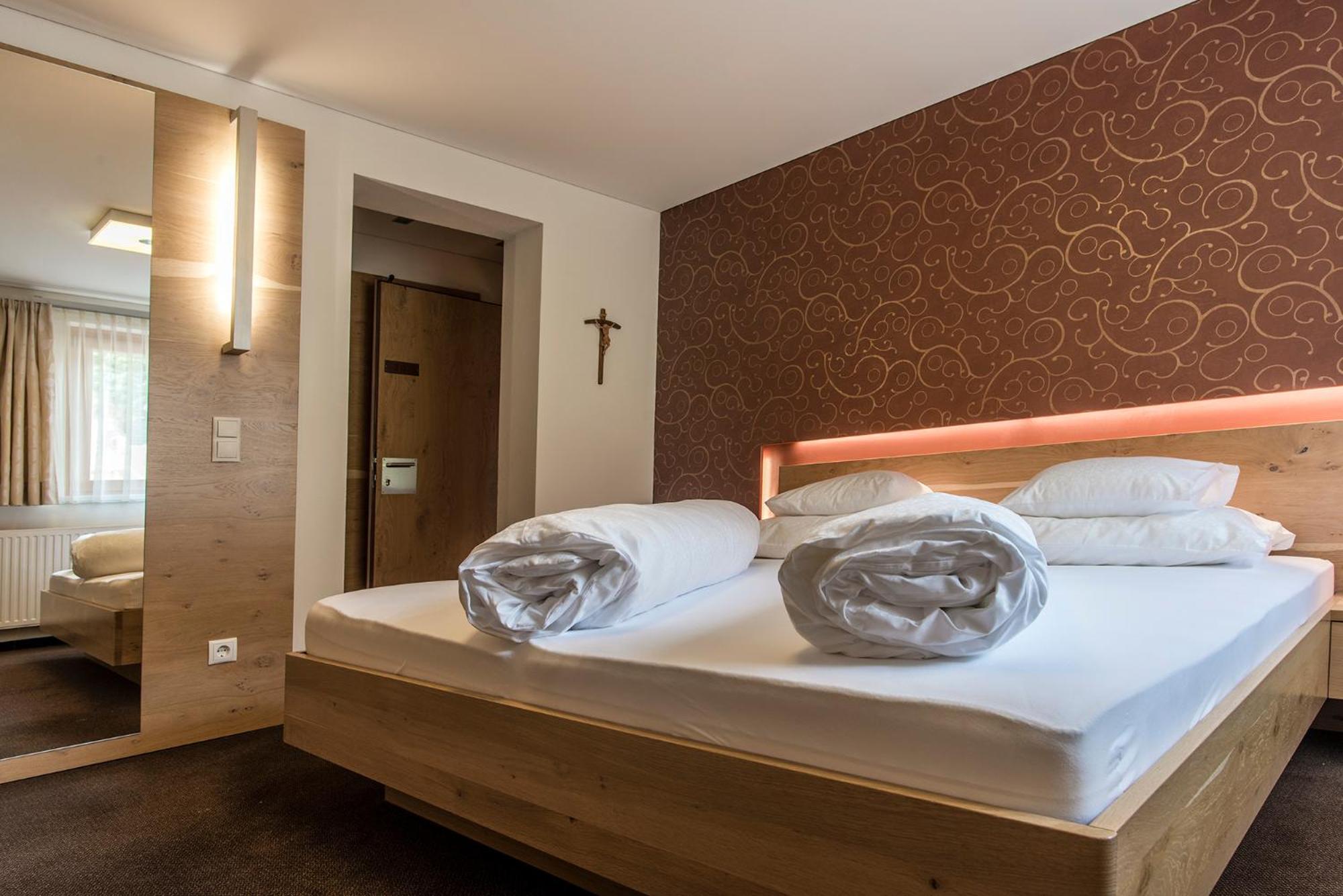 Budget Double Room photo 2
