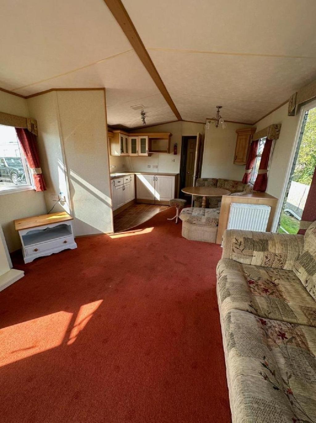 Mobile Home photo 2
