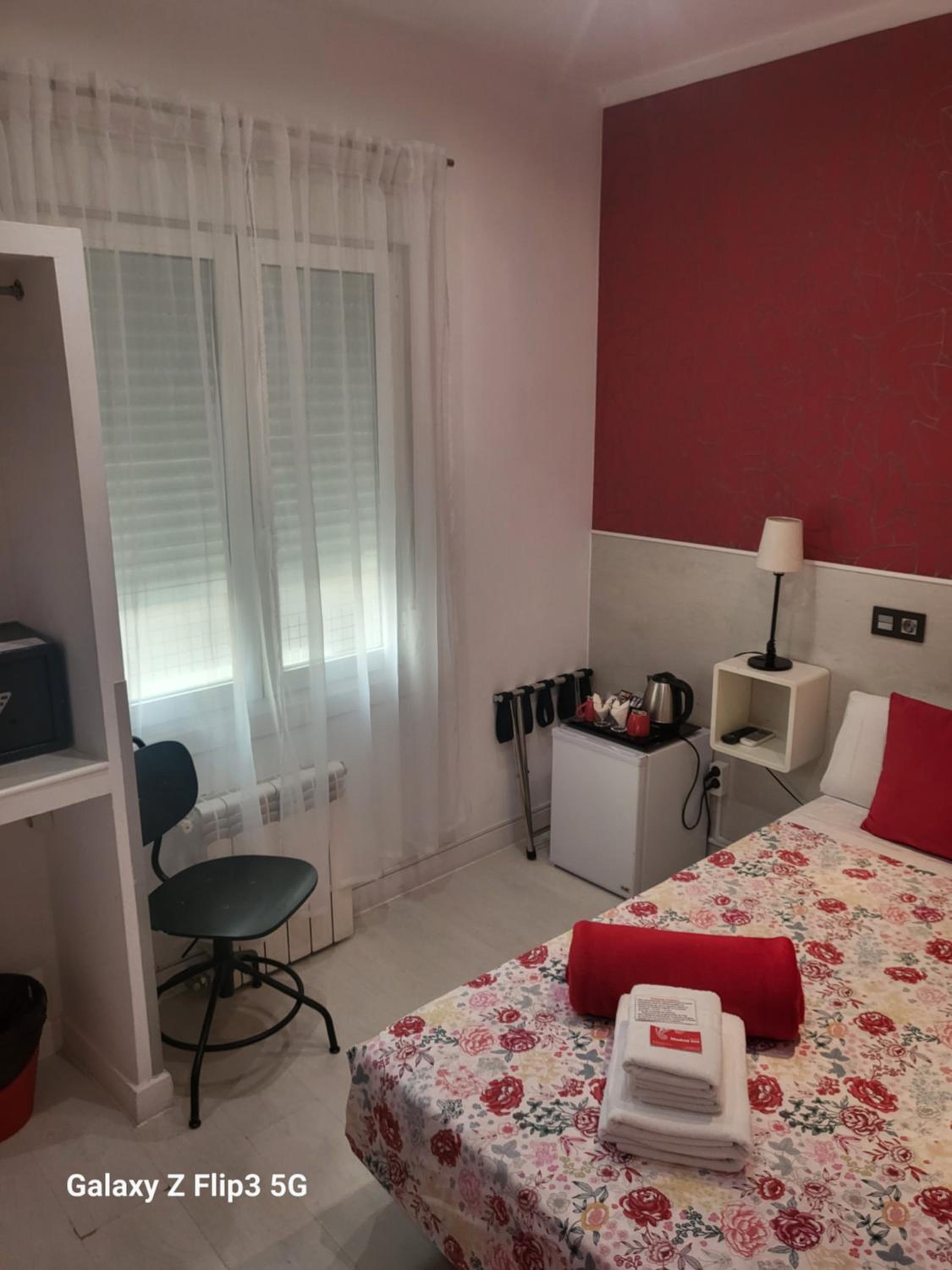 Small Double Room - Photo 28