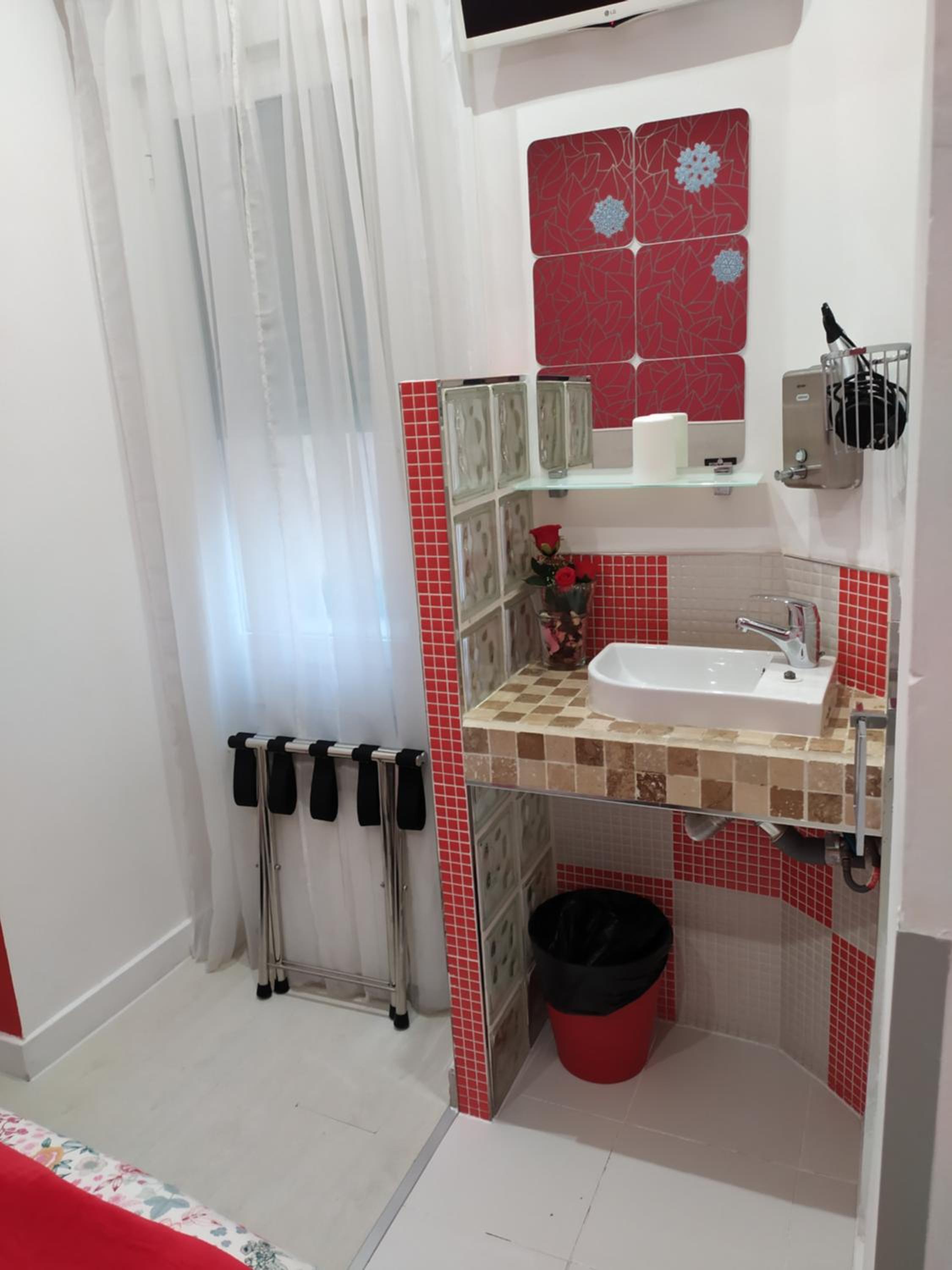 Small Double Room - Photo 24