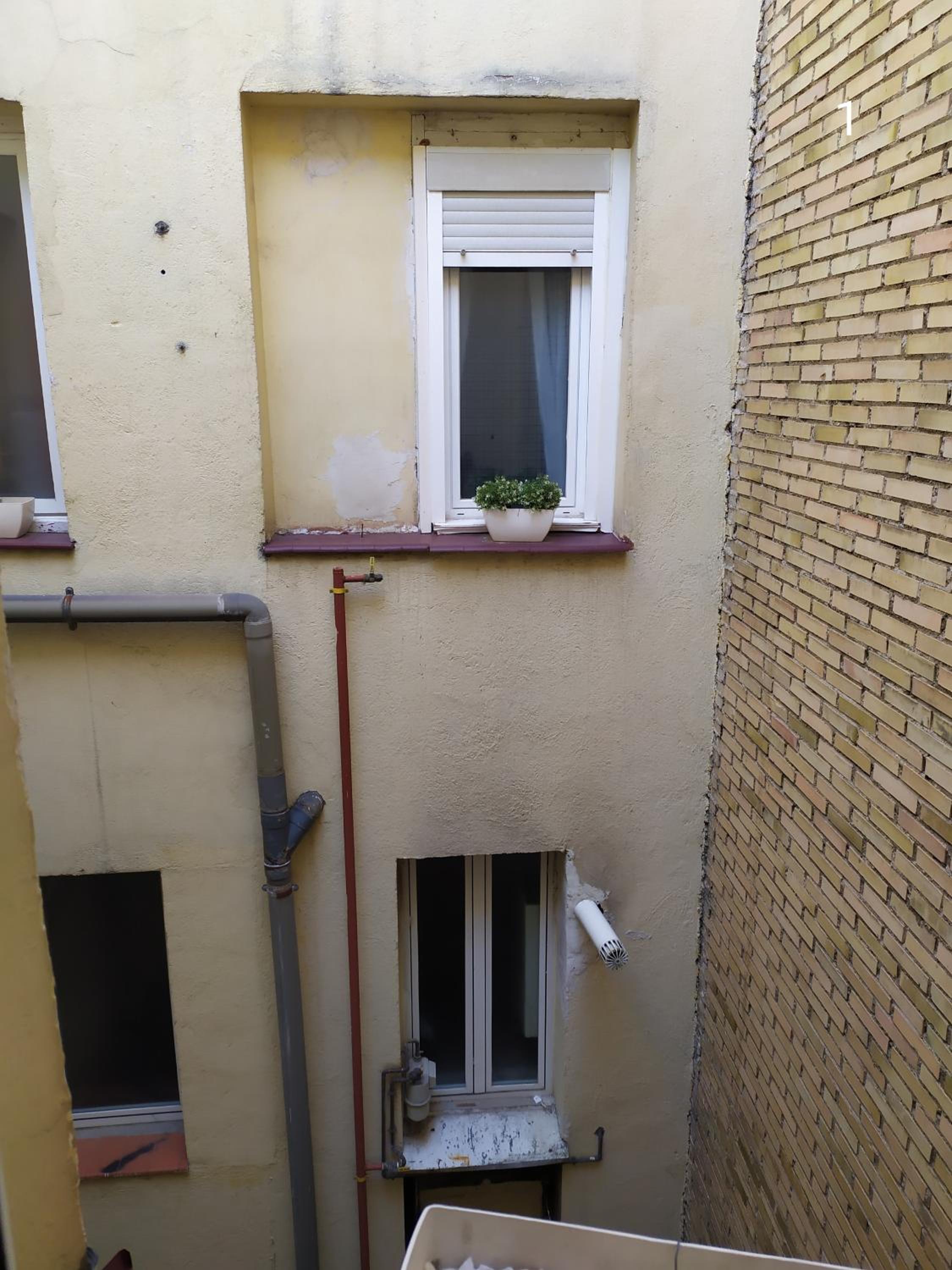 Small Double Room - Photo 21