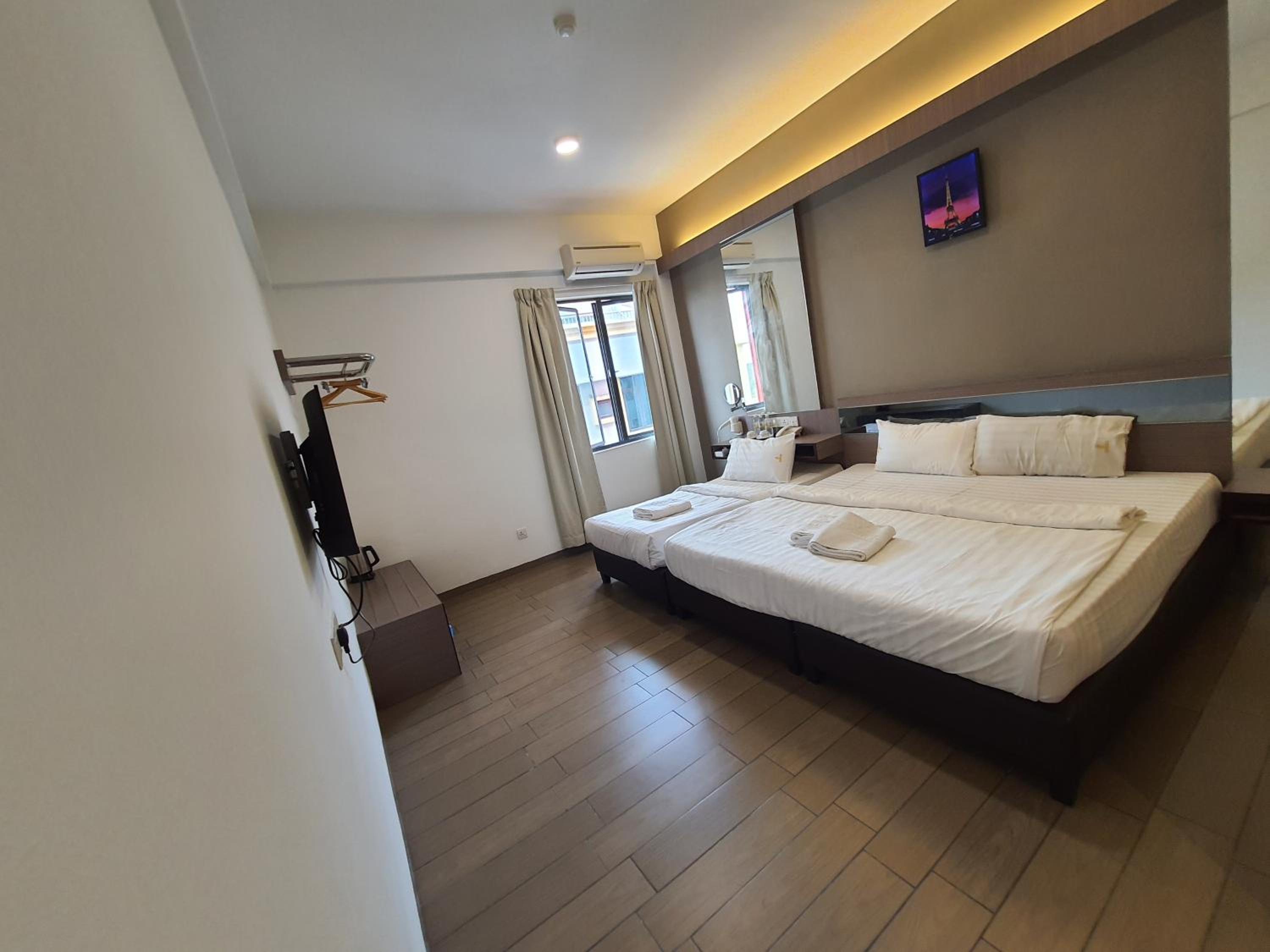 Deluxe Family Room photo 2