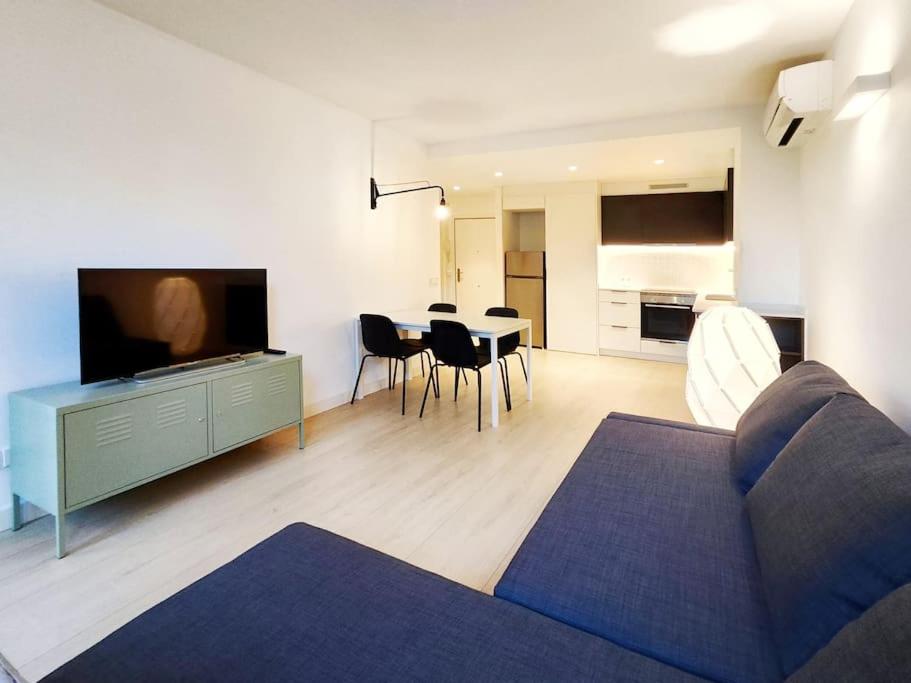 One-Bedroom Apartment photo 3