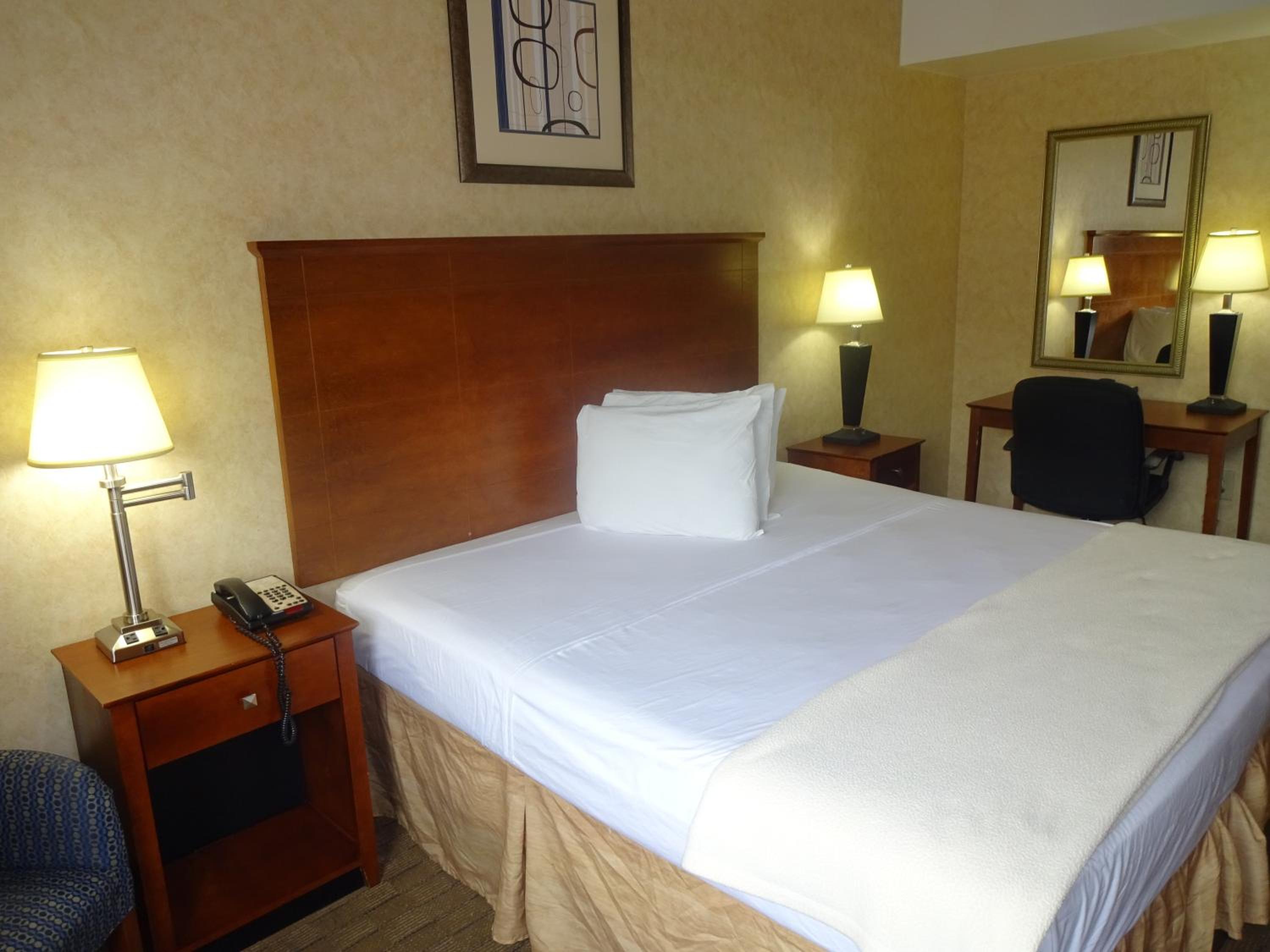 Queen Room - Non-Smoking - Photo 2