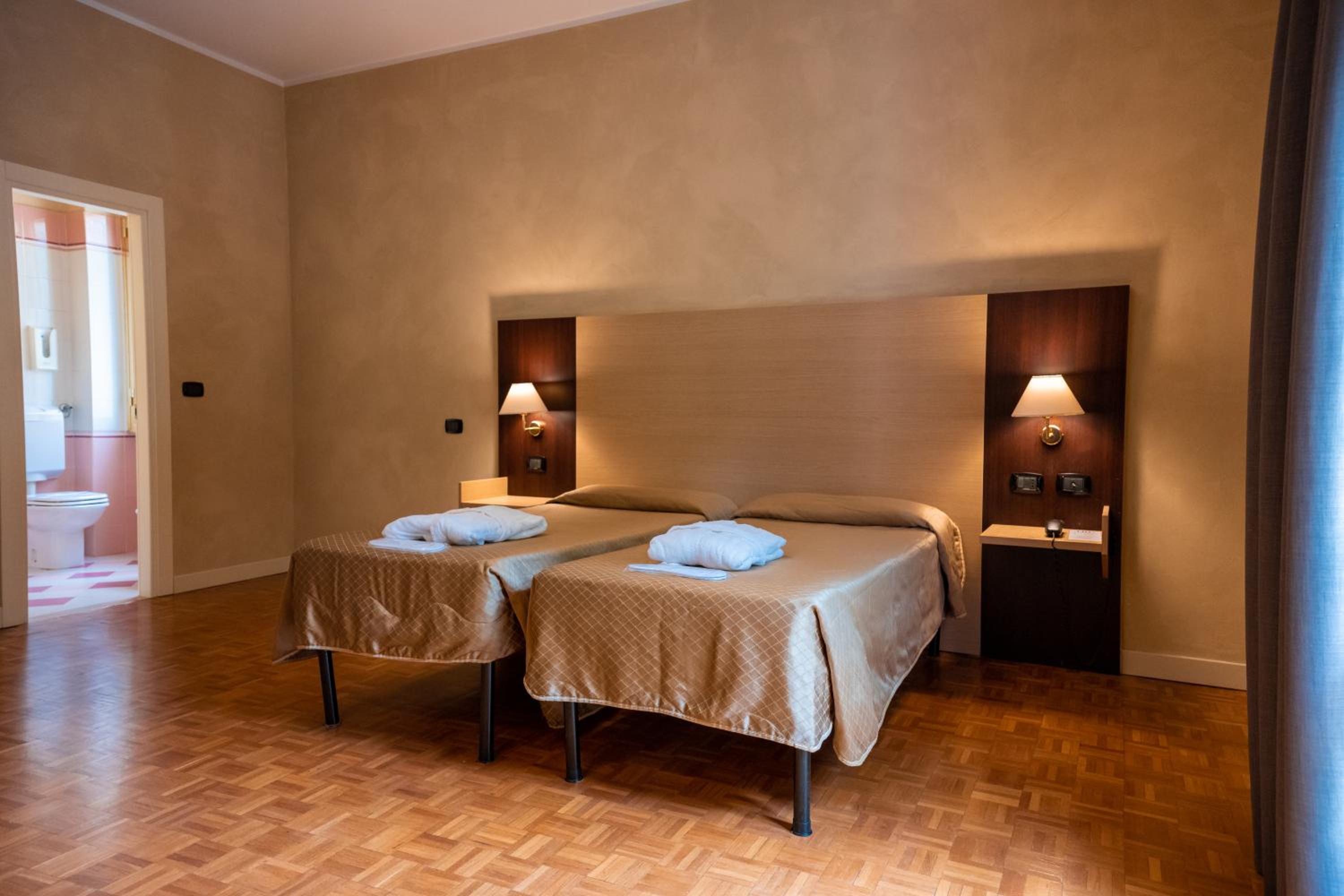 Double or Twin Room photo 1