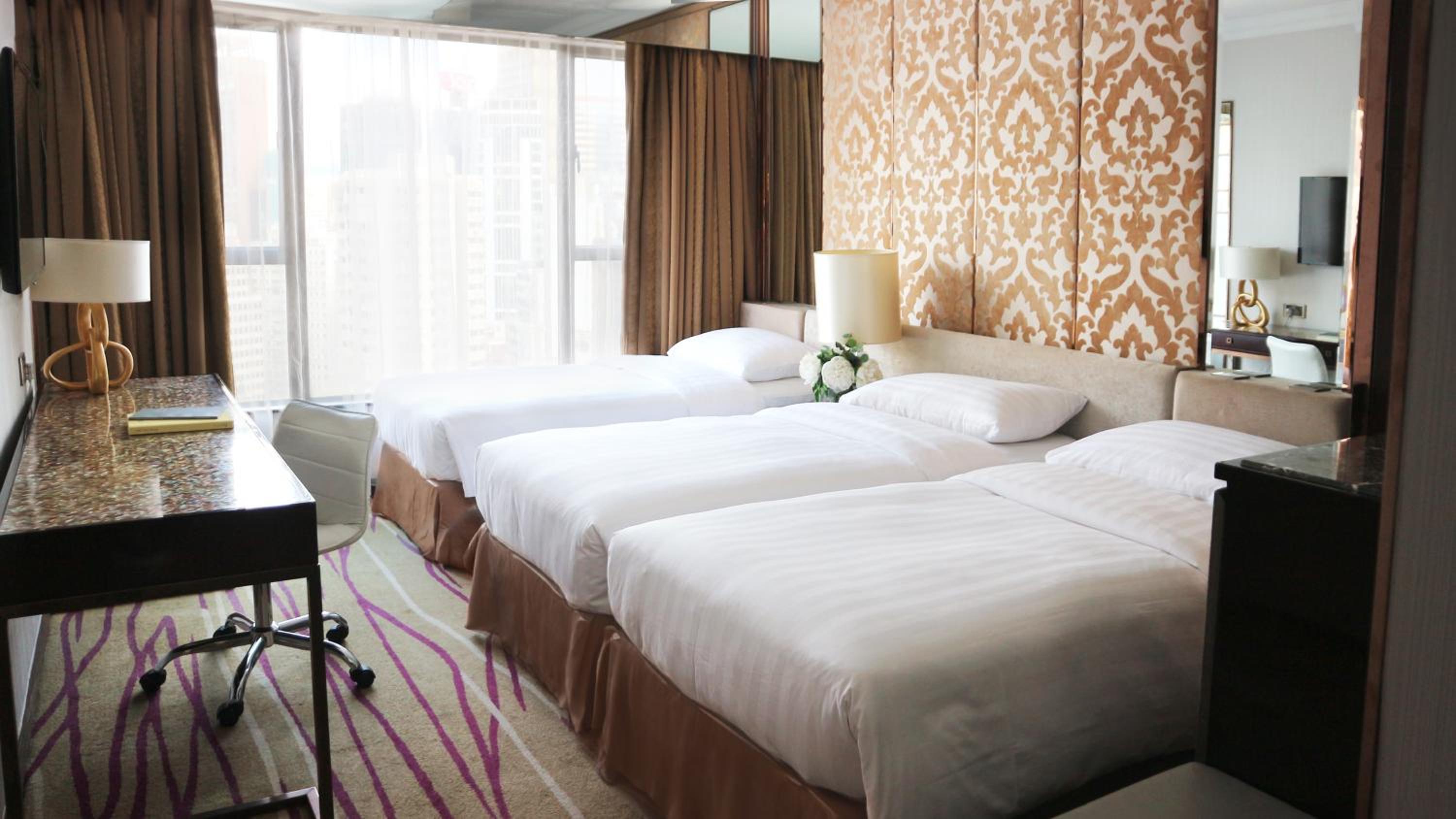 Deluxe Triple Room with City View