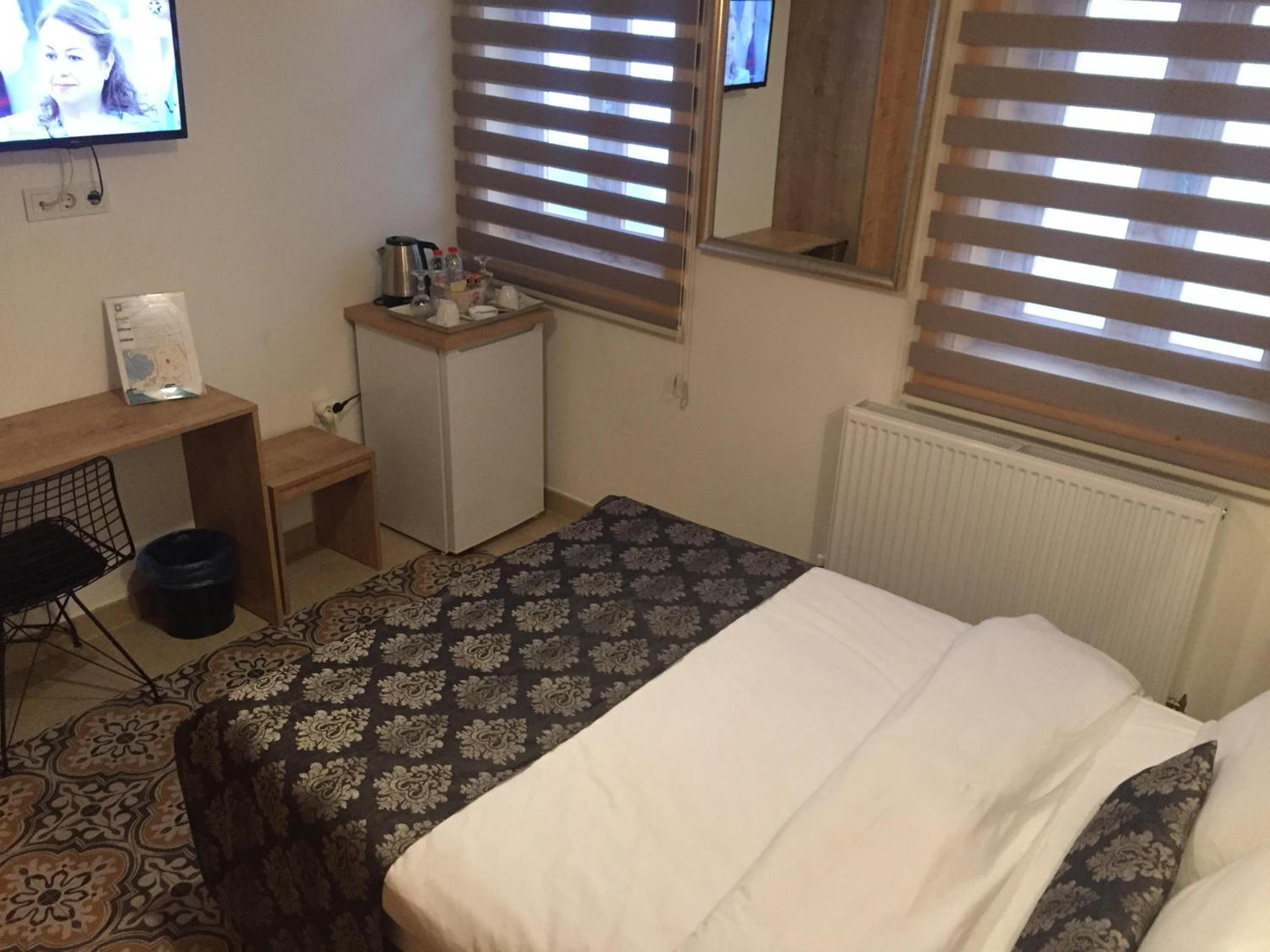 Economy Double Room photo 2