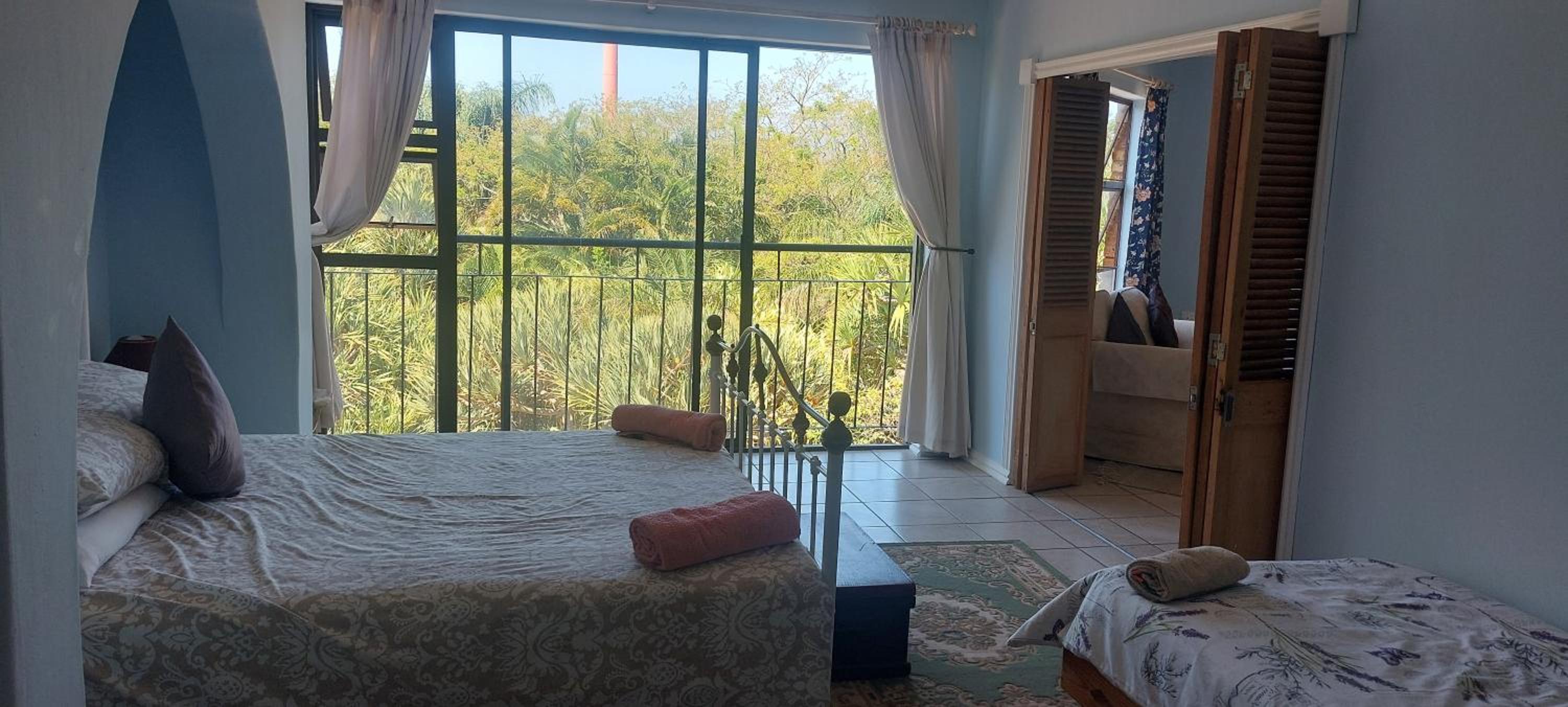 Apartment with Balcony photo 1