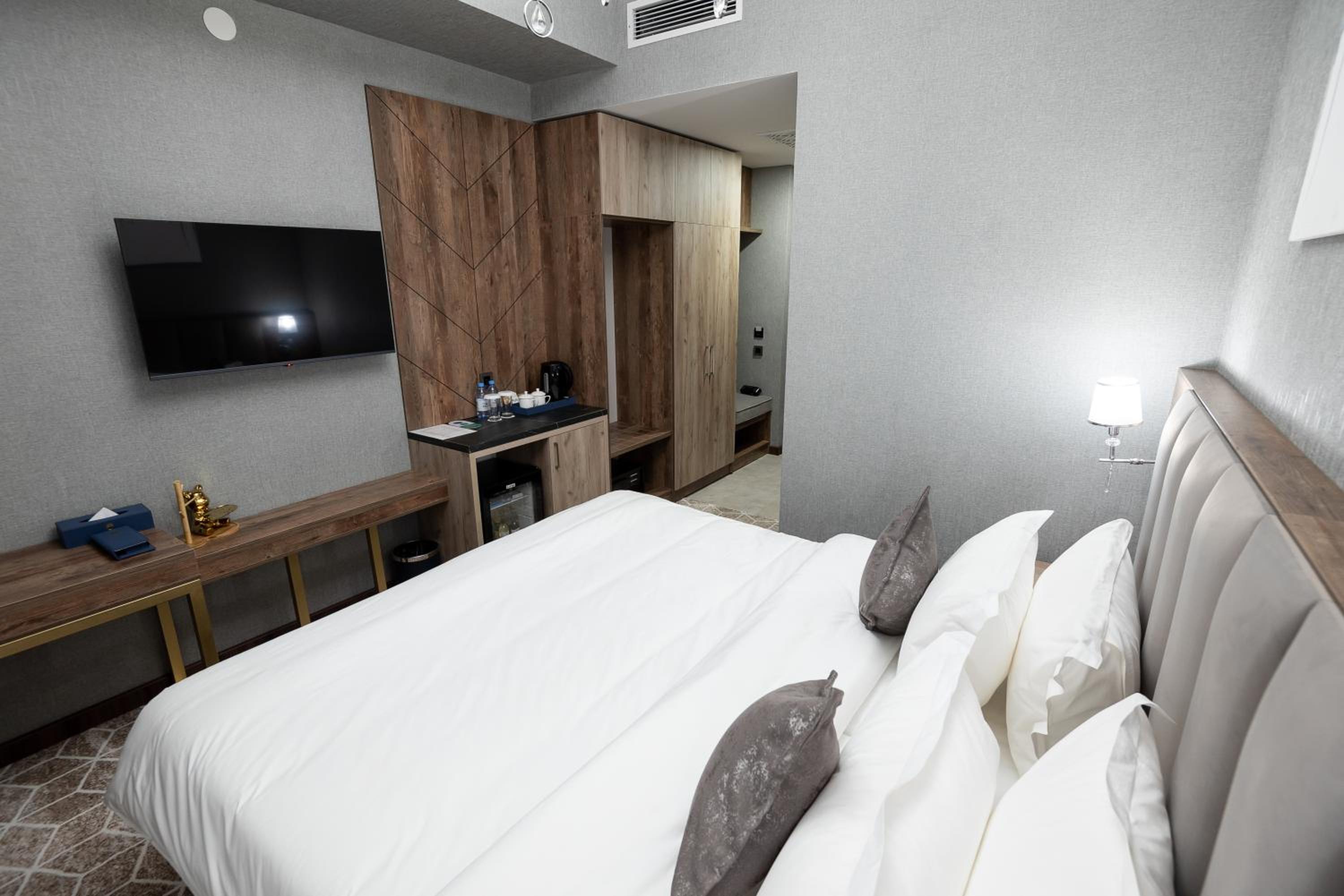 Standard Double or Twin Room photo 3
