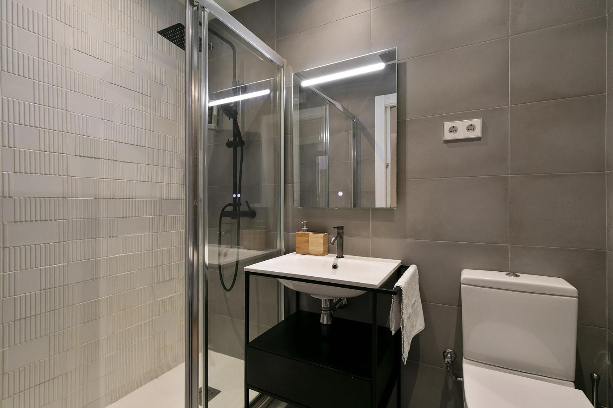 Double Room - Photo 10