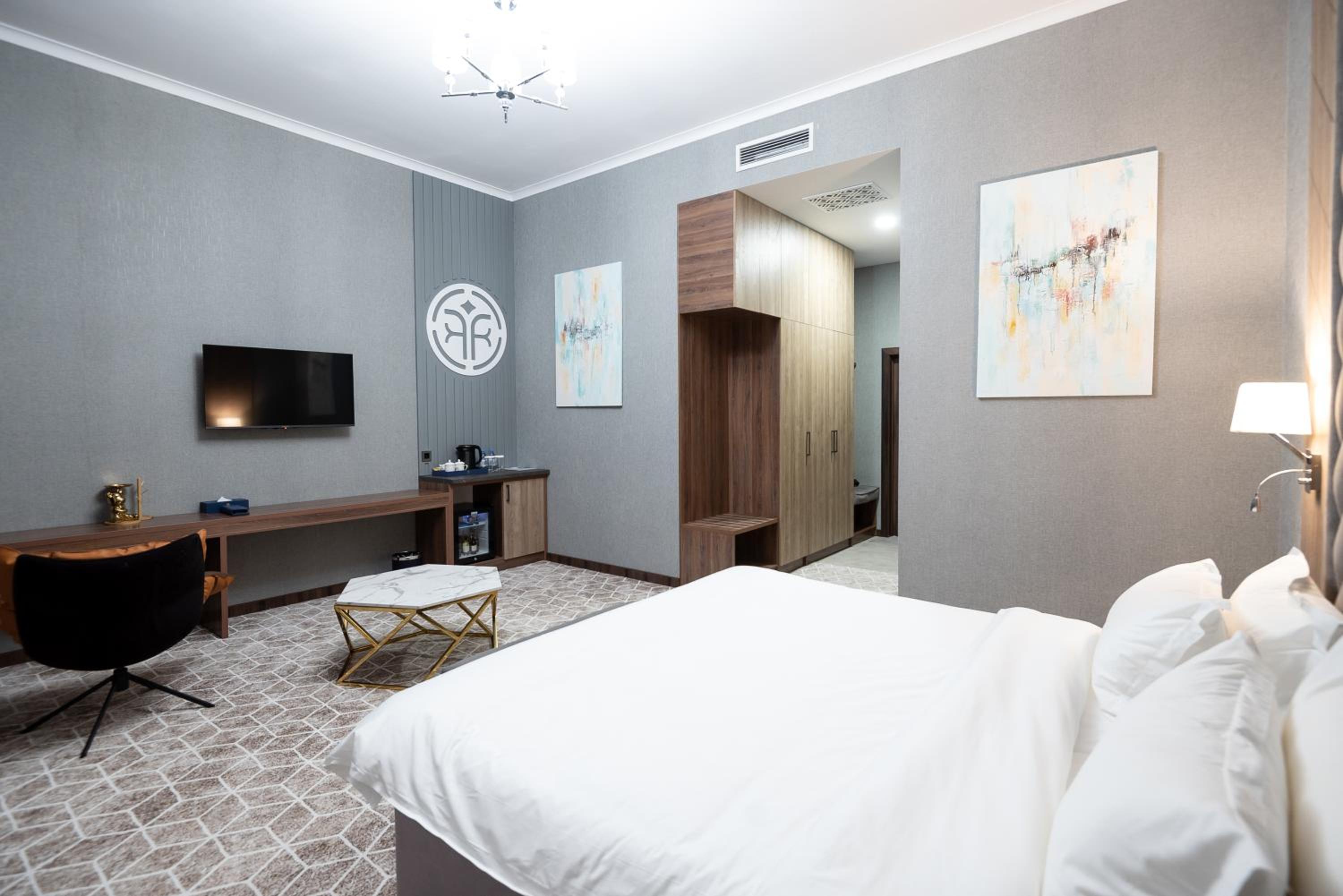 Deluxe Double or Twin Room photo 3