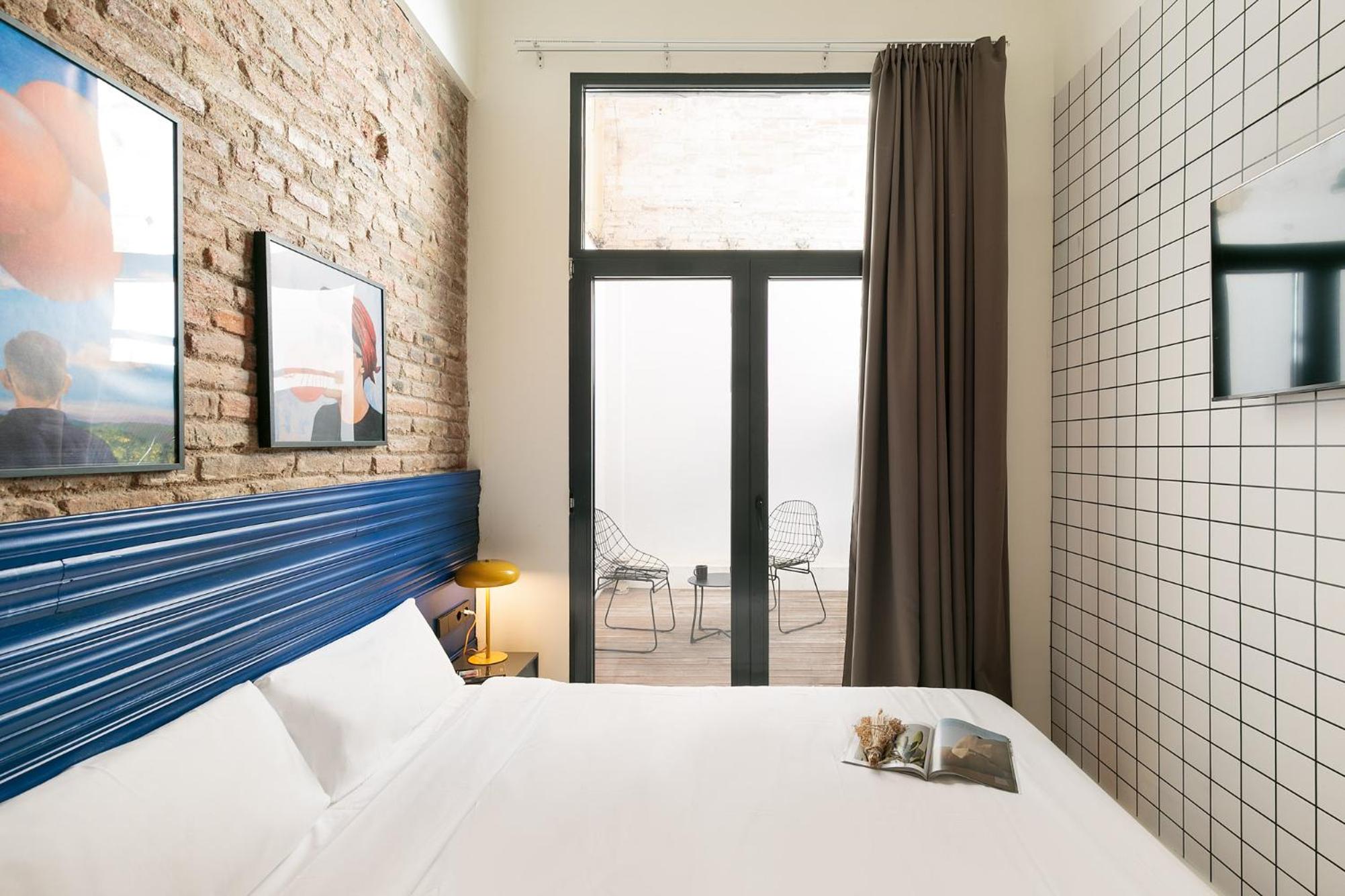 Double Room with Patio - Photo 4