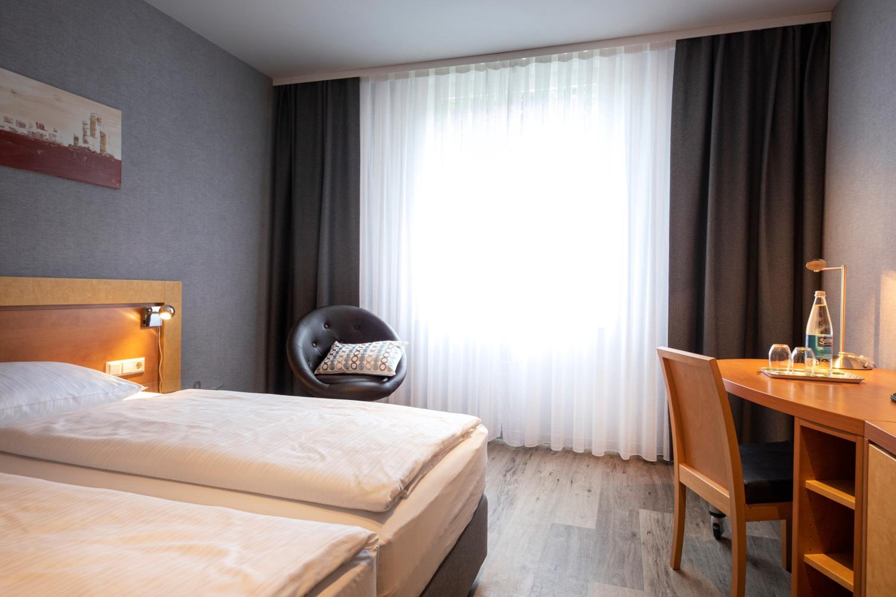 Business Double Room - Photo 2