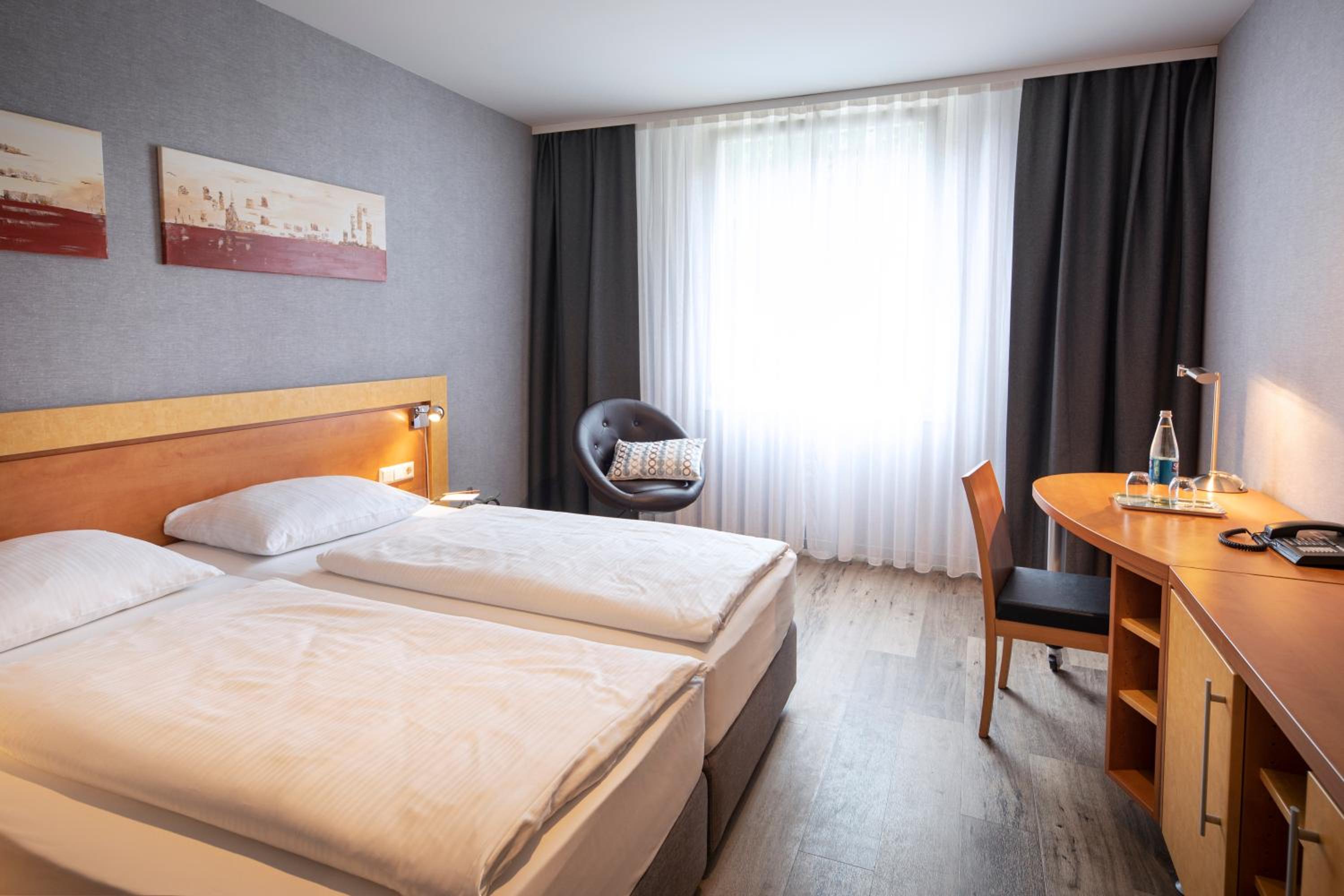 Business Double Room - Photo 3