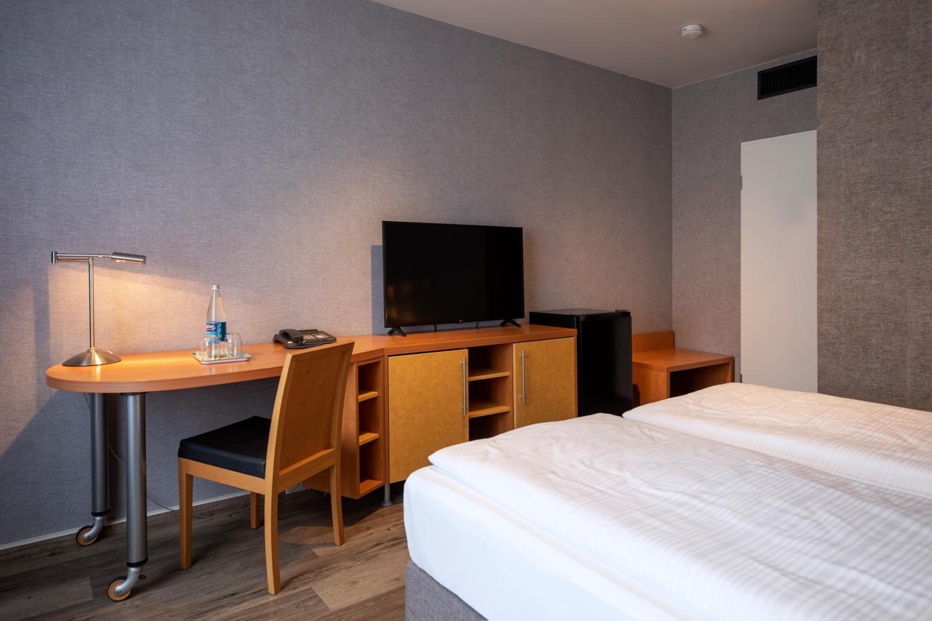 Business Double Room - Photo 6