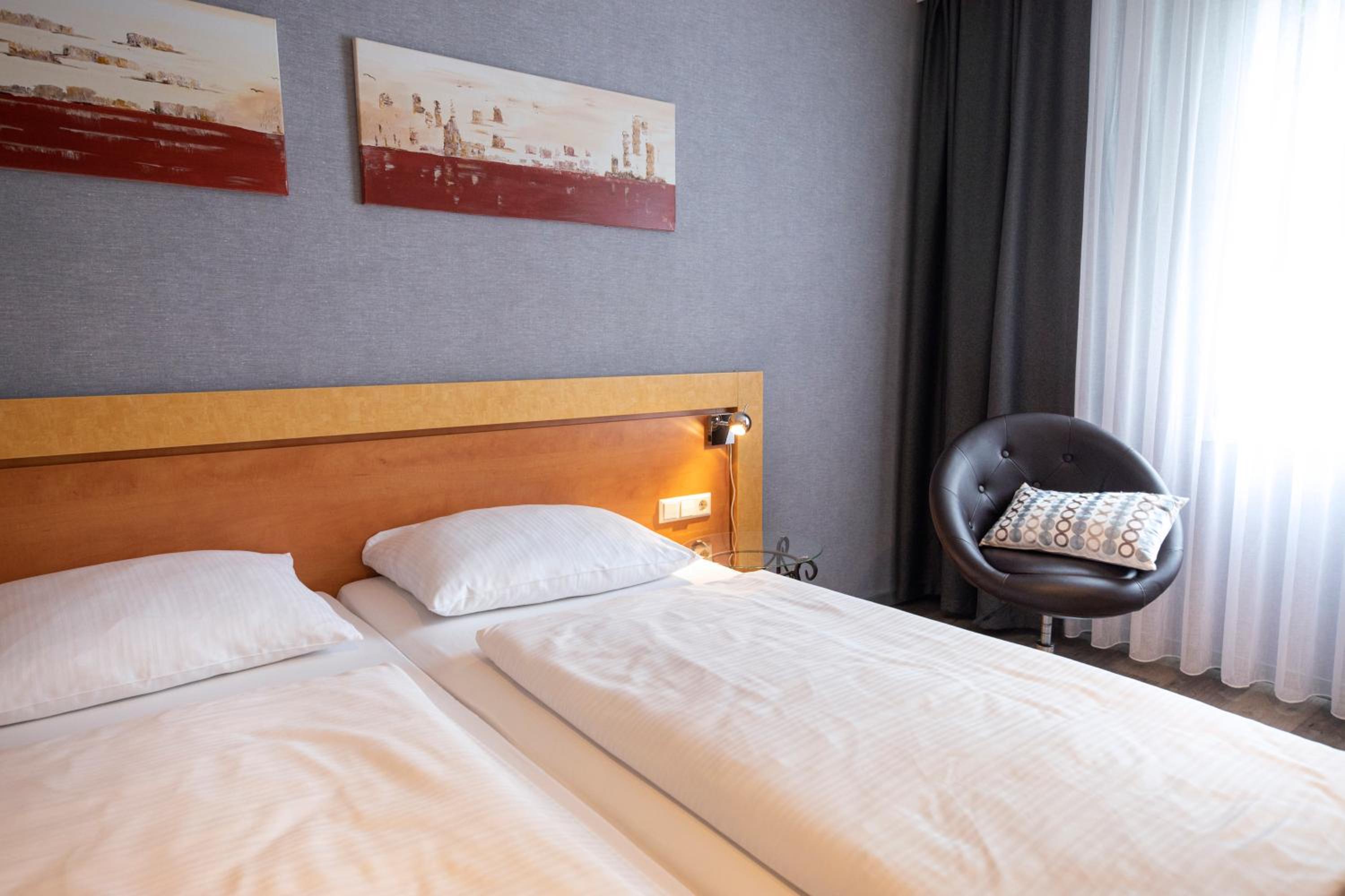 Business Double Room - Photo 10
