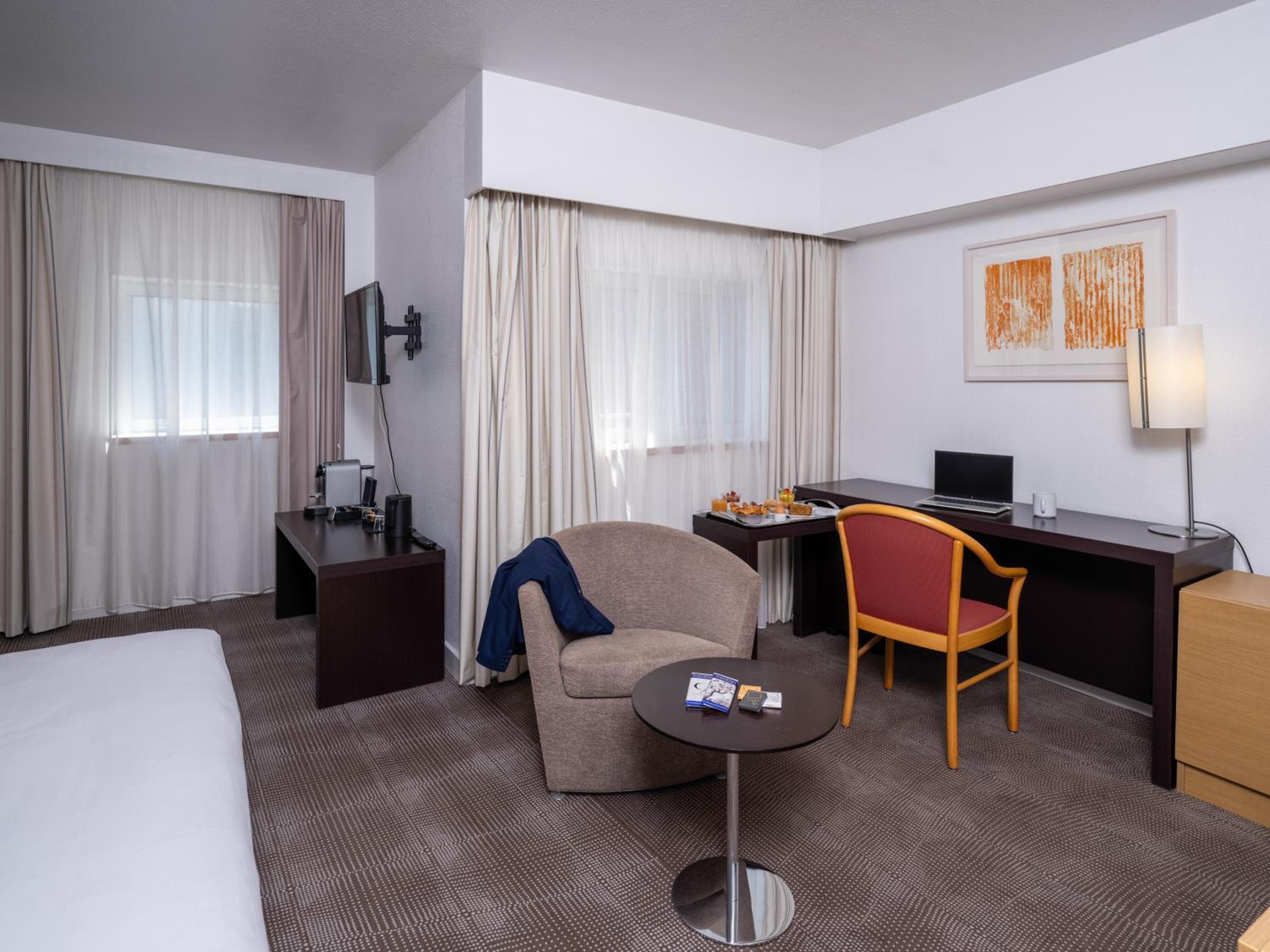 Classic Double Room with Double Sofa Bed - Photo 2