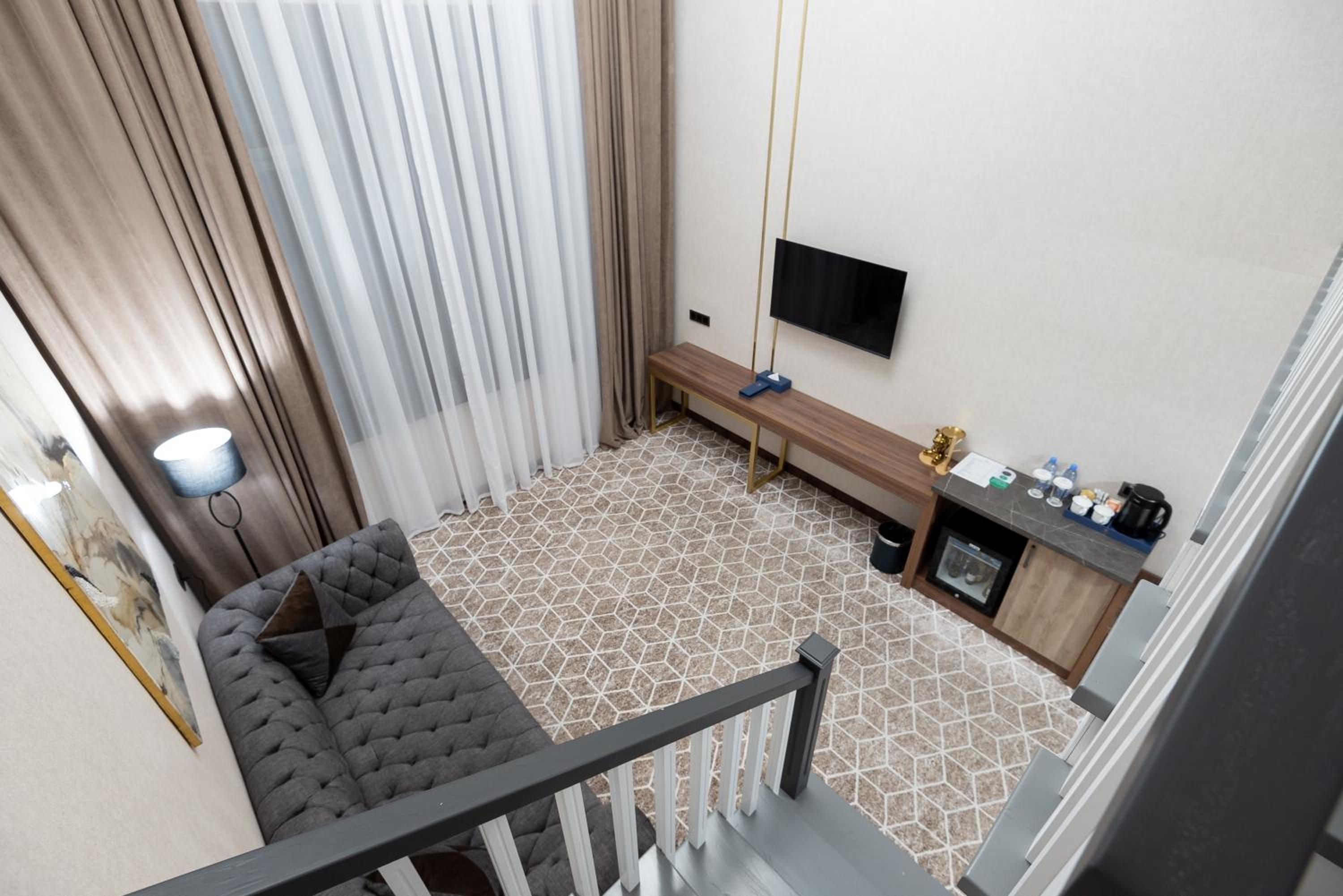 Family Room photo 2