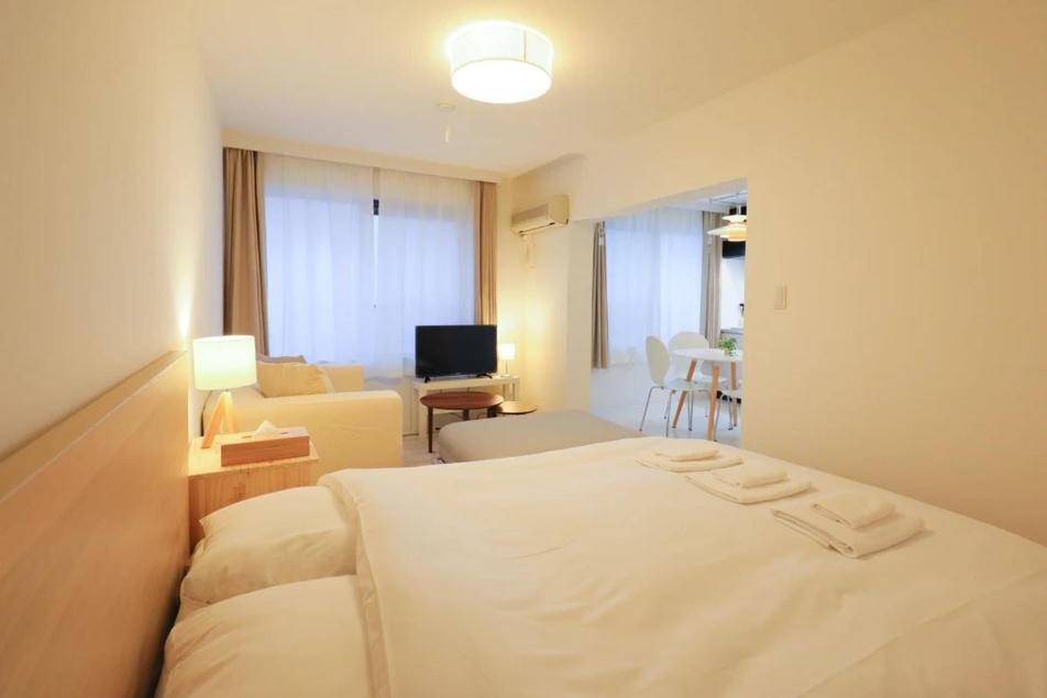 One-Bedroom Apartment photo 1