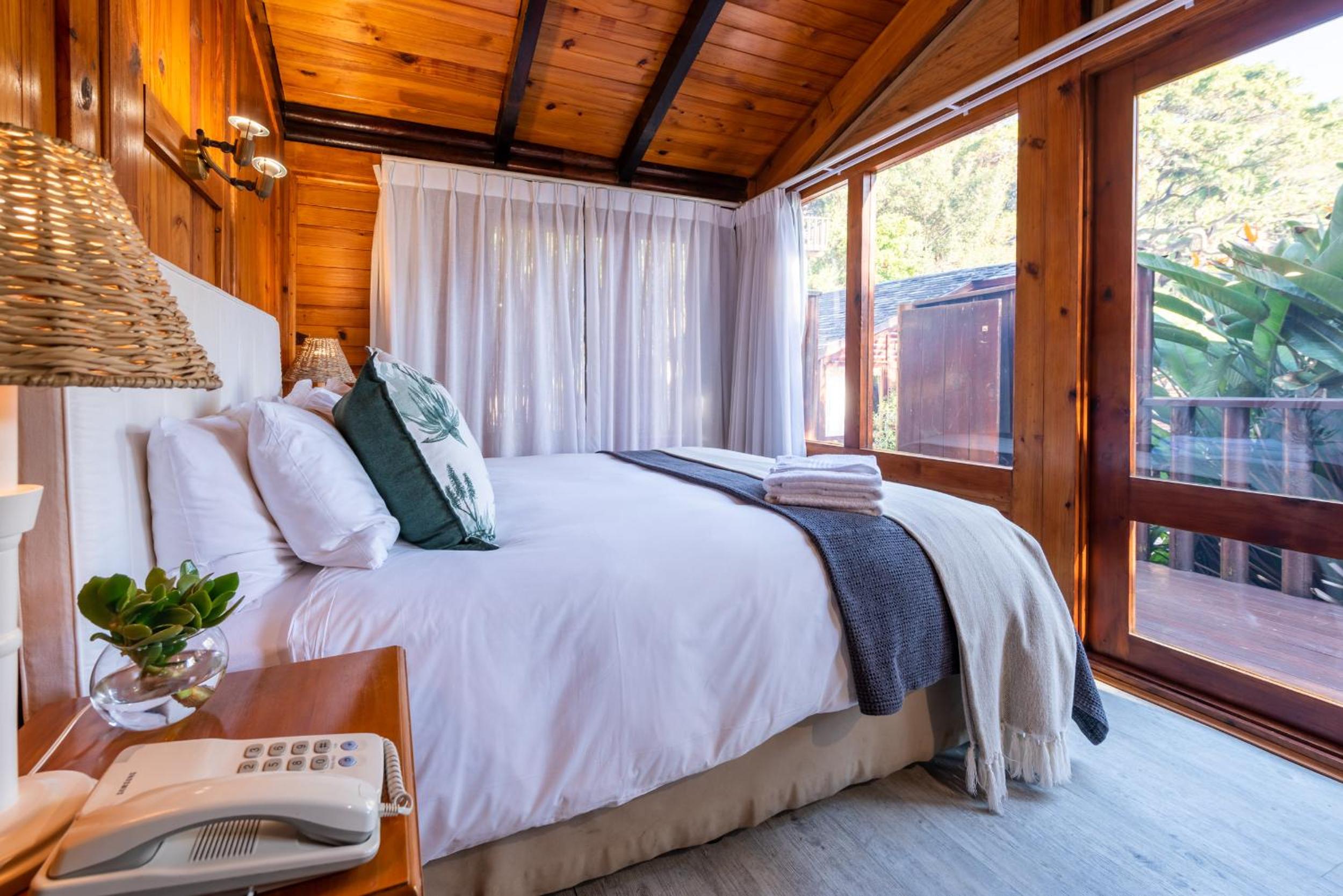 Chalet - Hillside photo 1