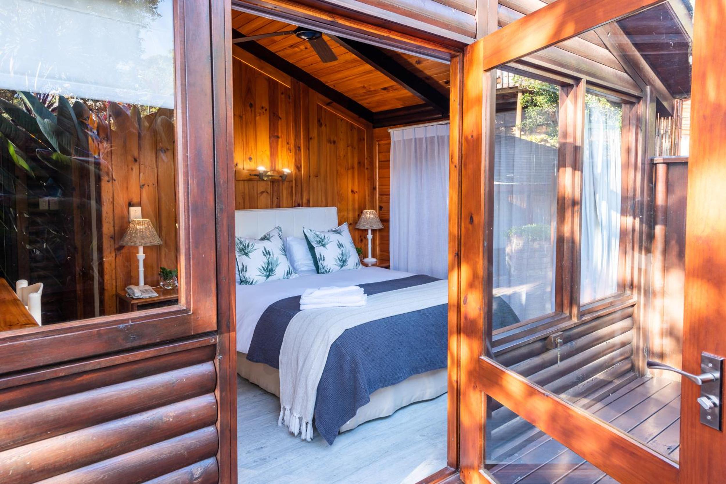 Chalet - Hillside photo 3