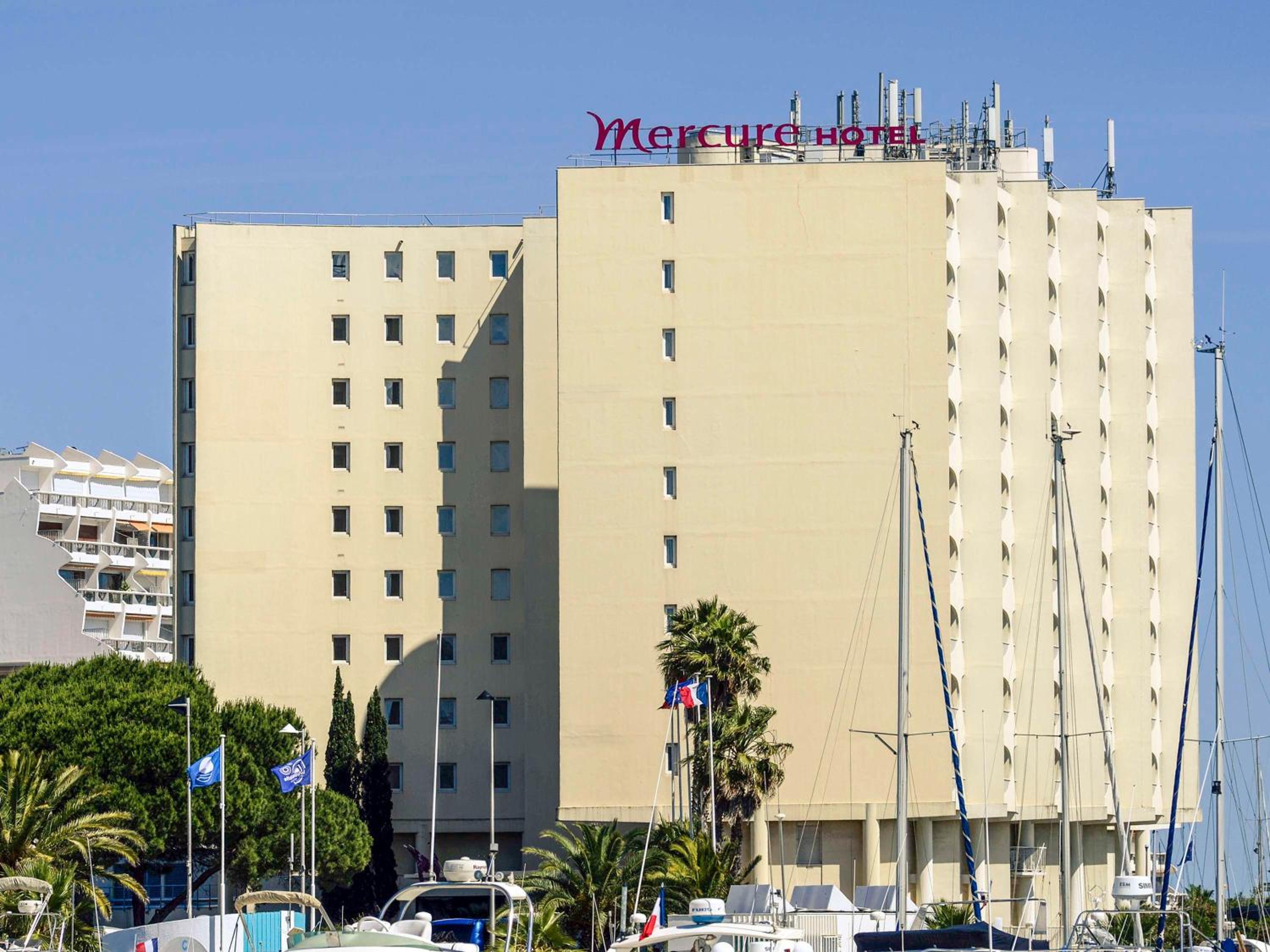 Classic Twin Room with Harbor View - Photo 2