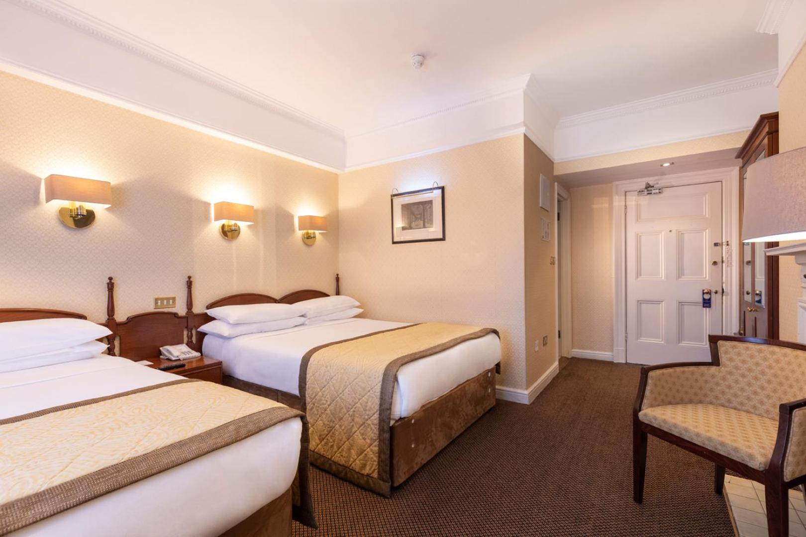 Comfort Triple Room with Shower photo 2