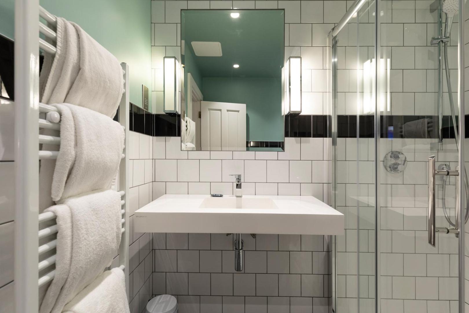 Comfort Triple Room with Shower photo 3