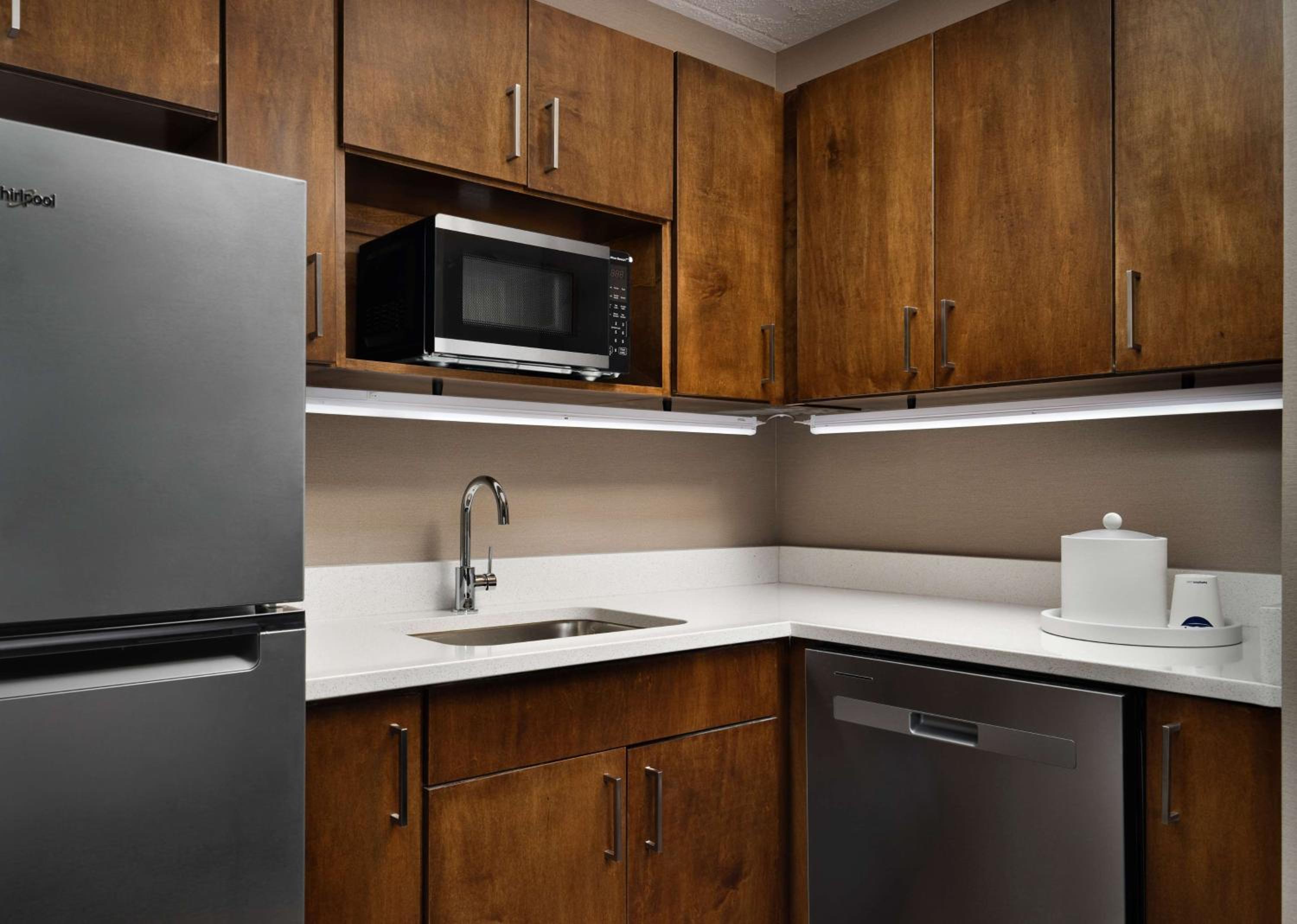 King Room with Wet Bar - Non-Smoking - Photo 4