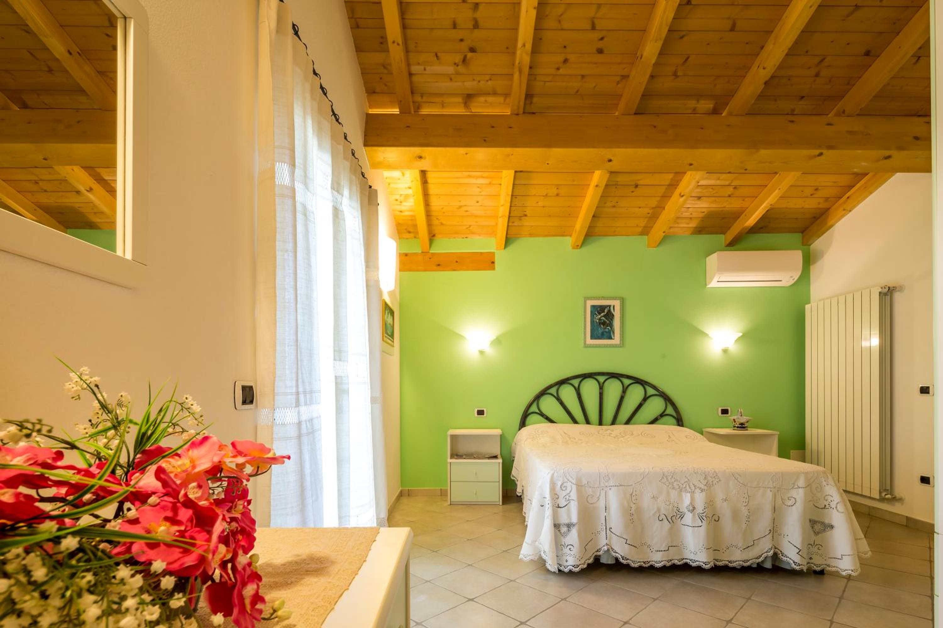 Villa with Sea View and Terrace photo 3