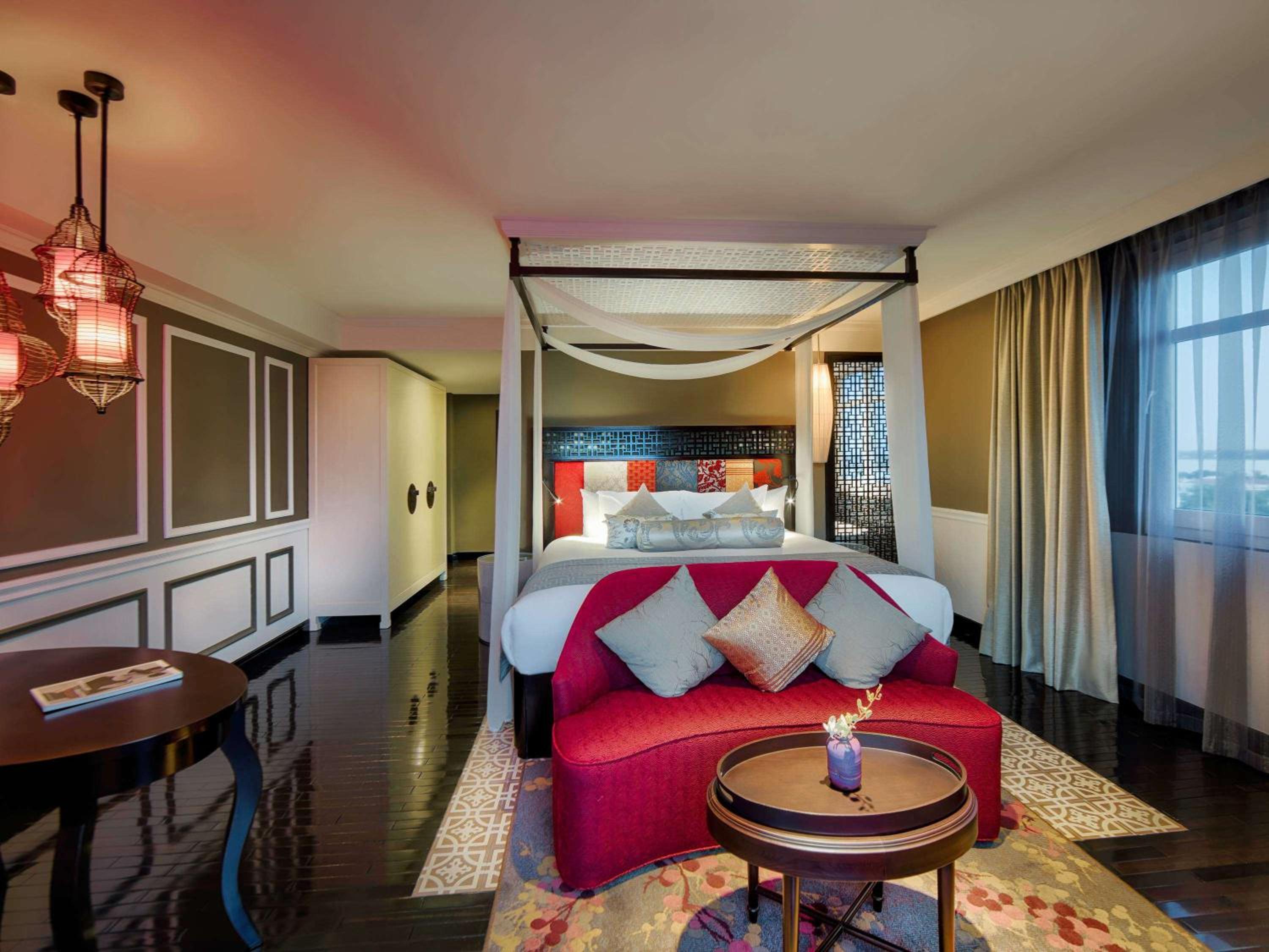 Royal Deluxe Room With King Bed photo 3